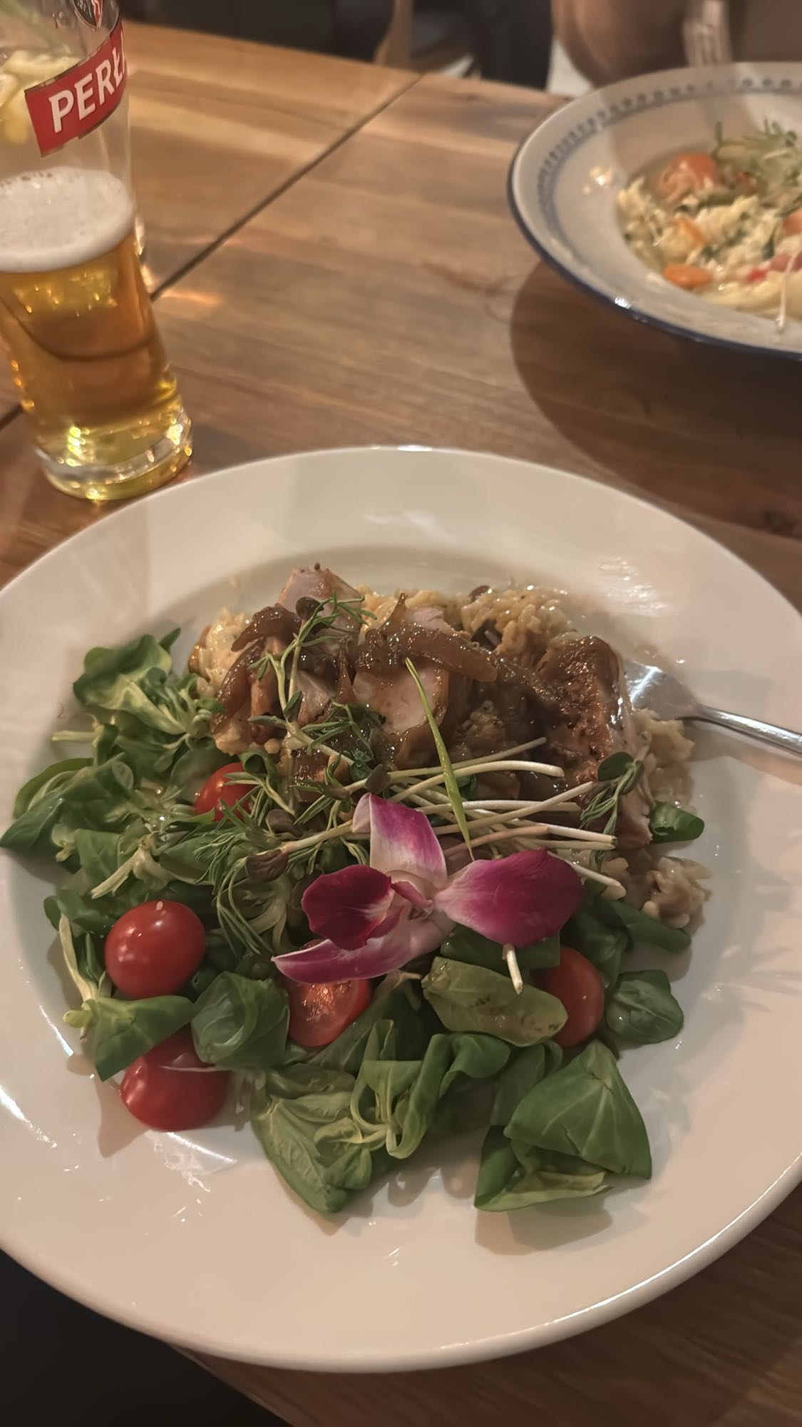 Sałatka z ryżem i mięsem