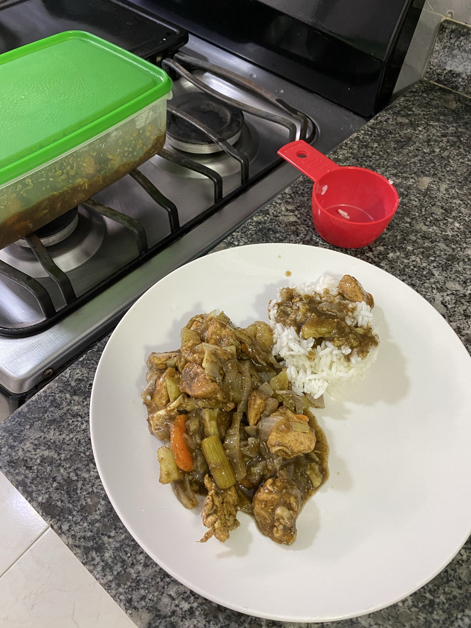 Pollo salteado con arroz