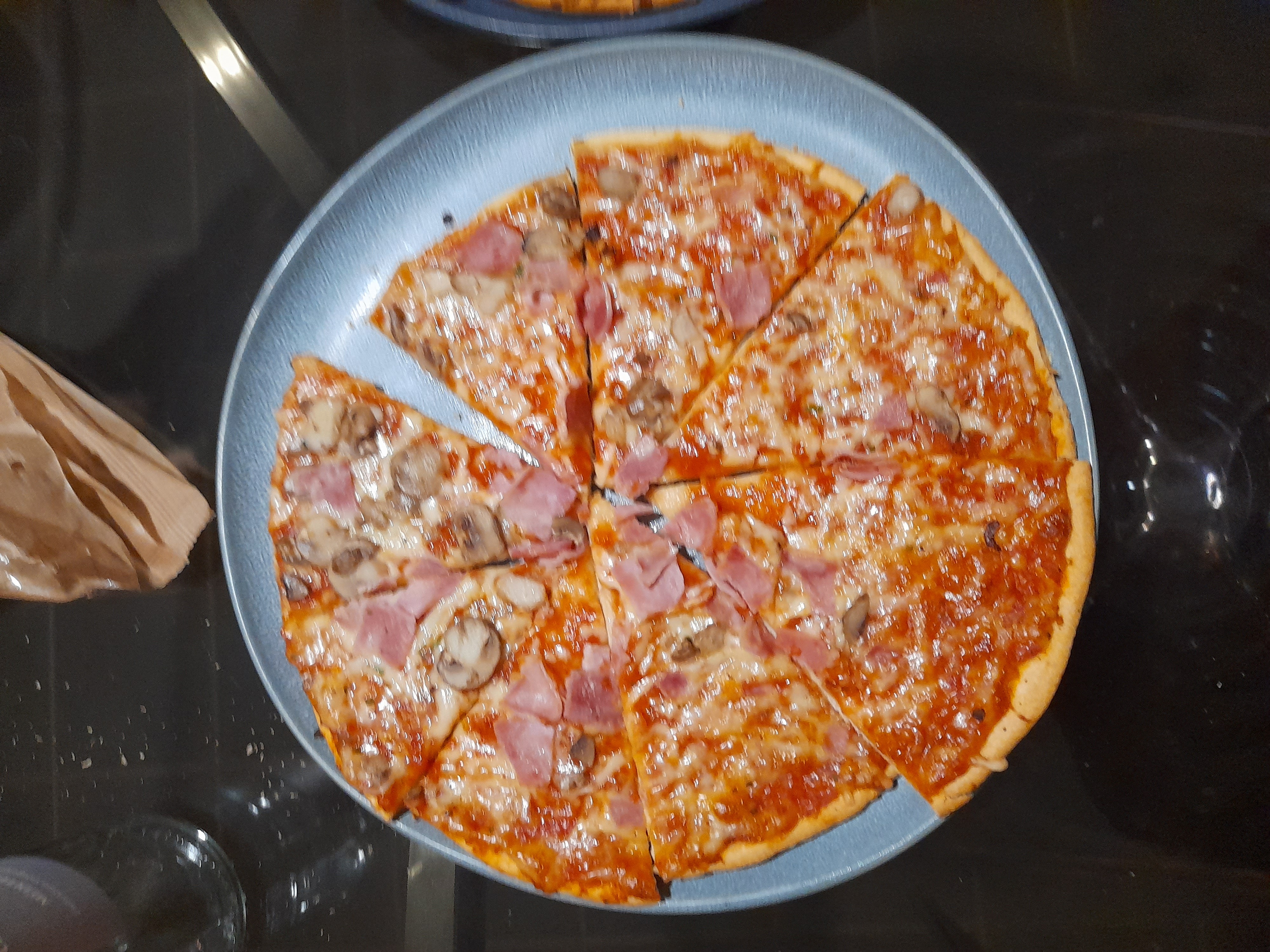Pizza jambon champignons