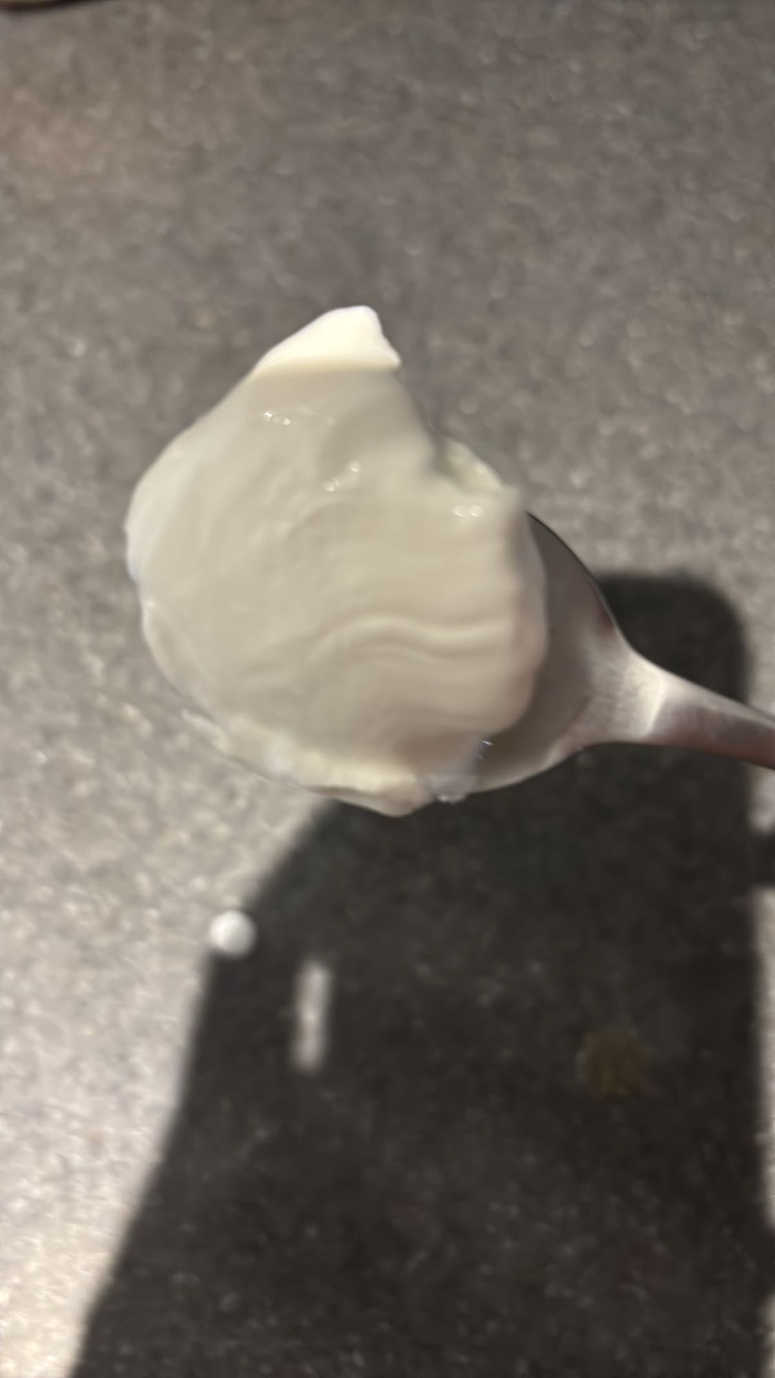 Cuillère à café de crème fraîche