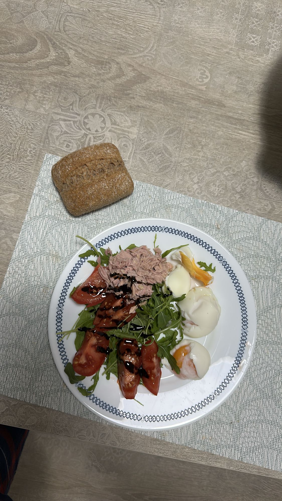 Ensalada con atún y huevo