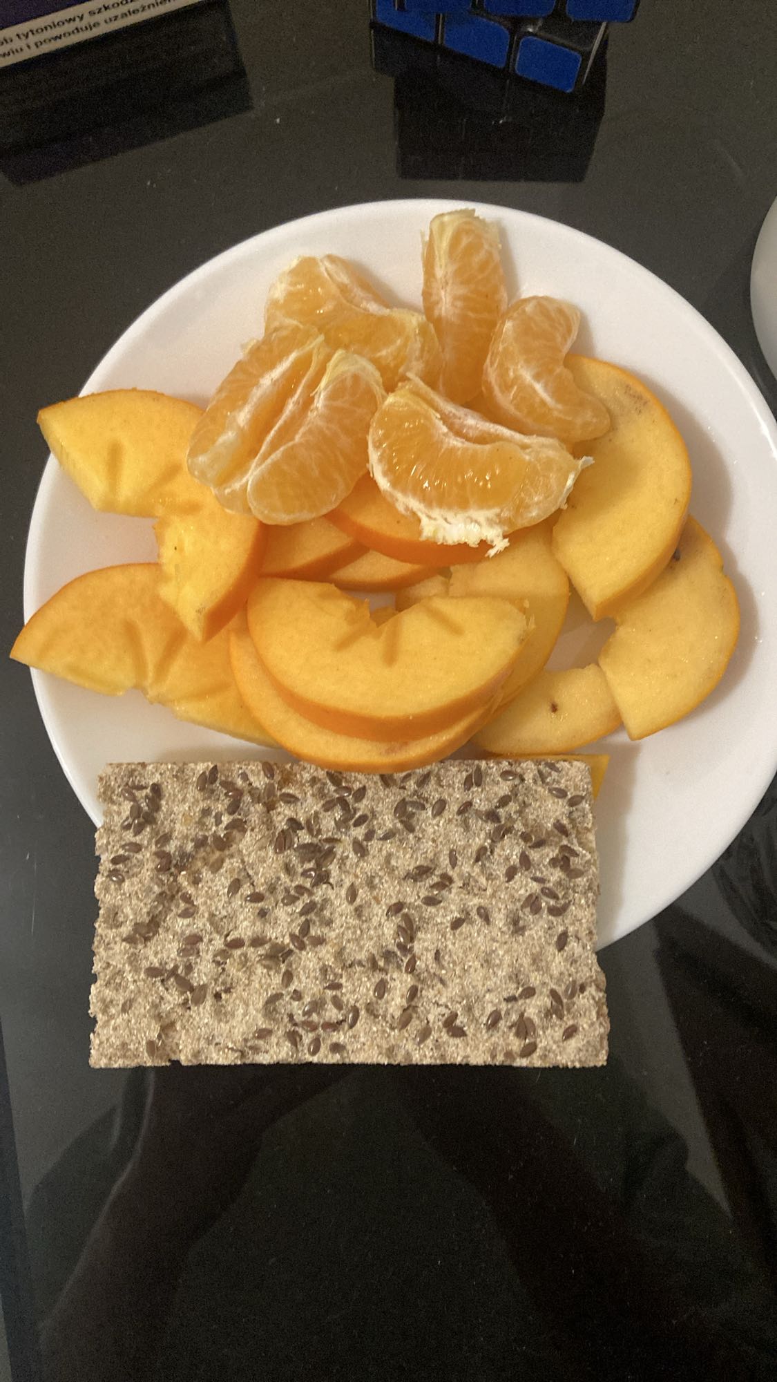 Фрукты с хлебцем