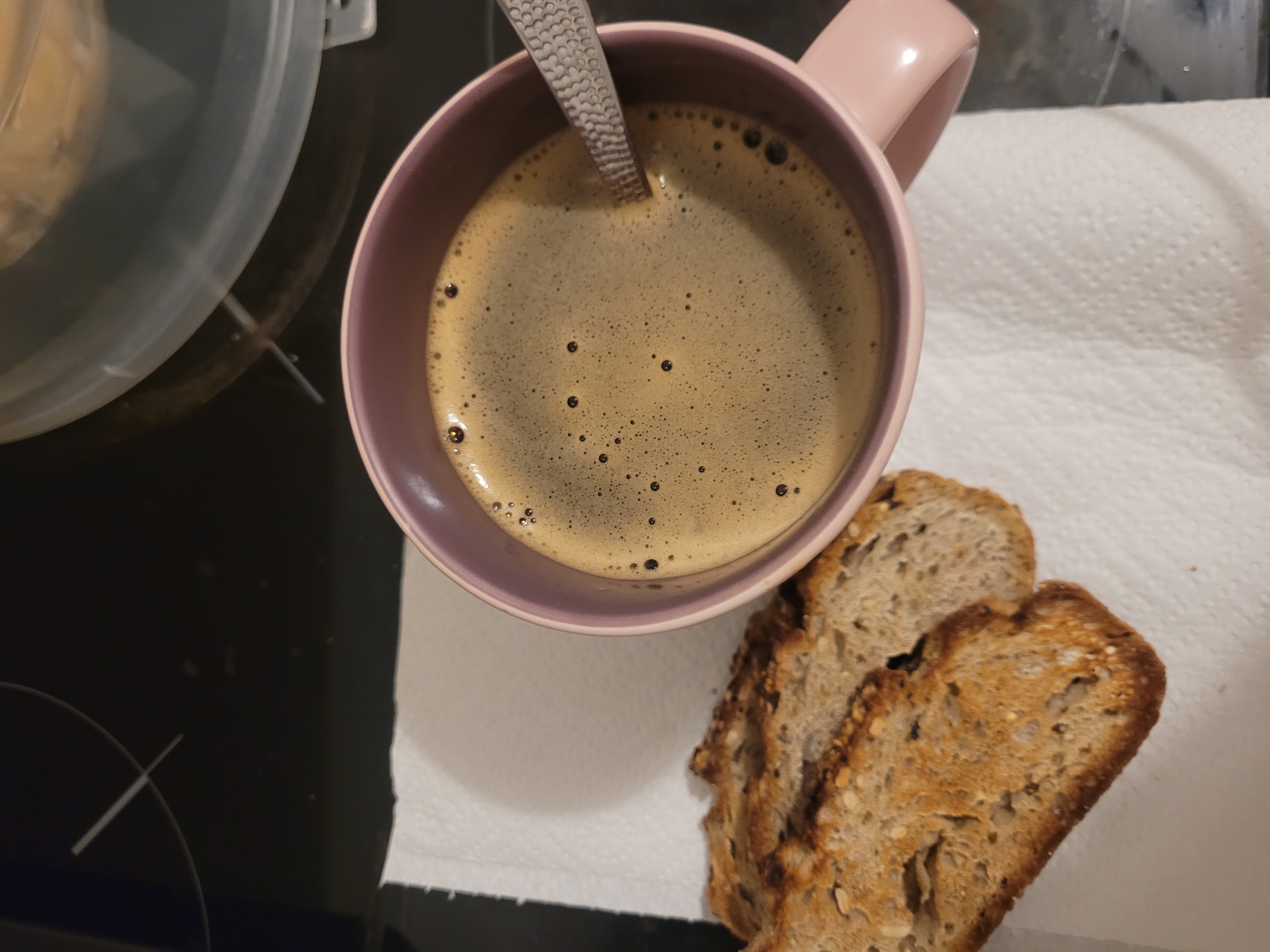 Café et pain complet