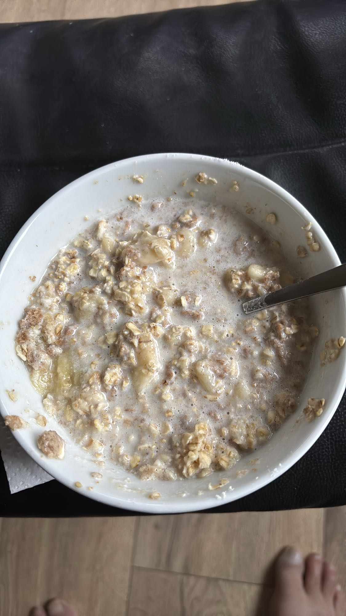 Havregrøt med banan, proteinpulver og knekkebrød