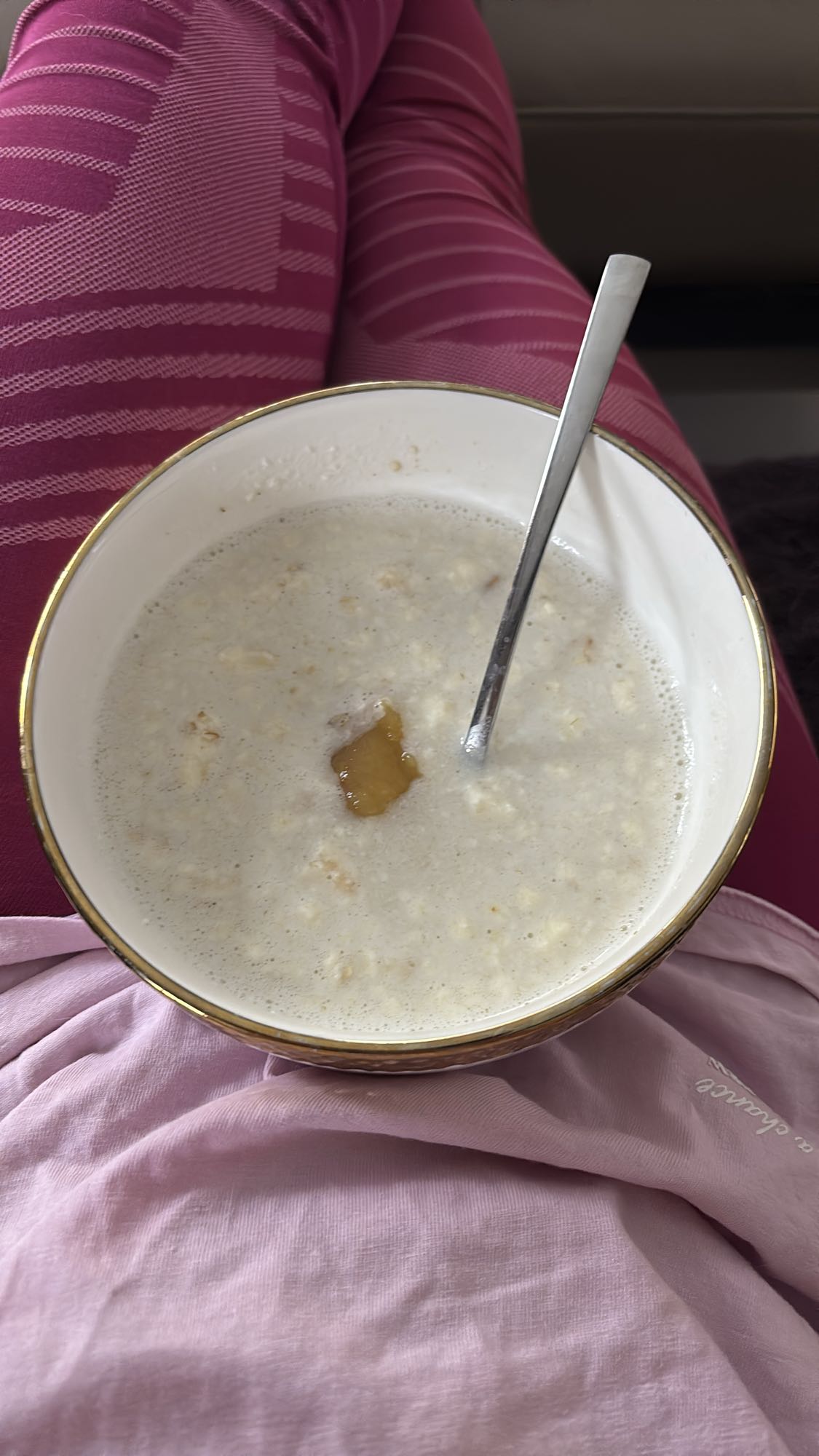 owsianka na mleku z dżemem