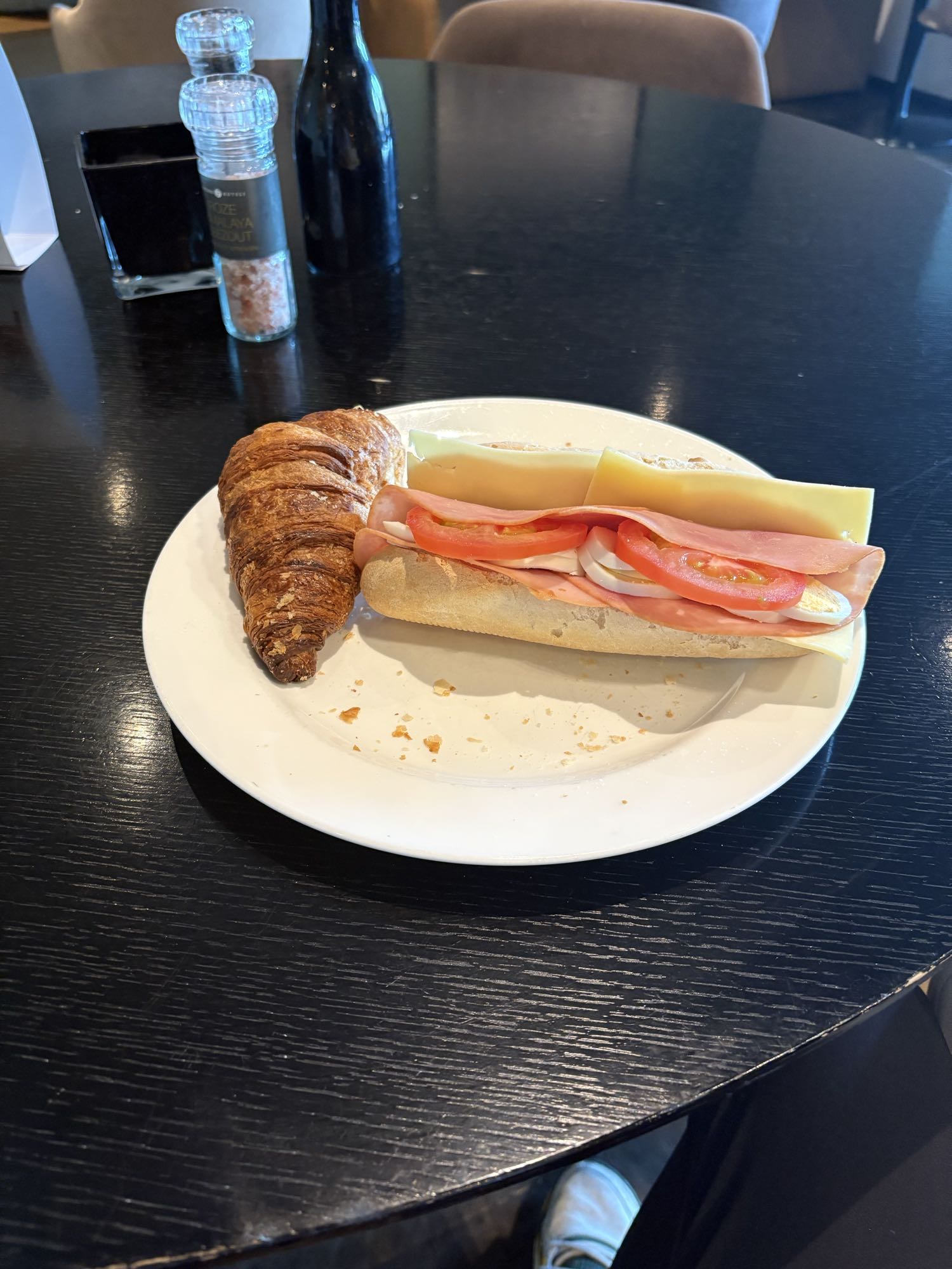 Broodje ham-kaas & croissant