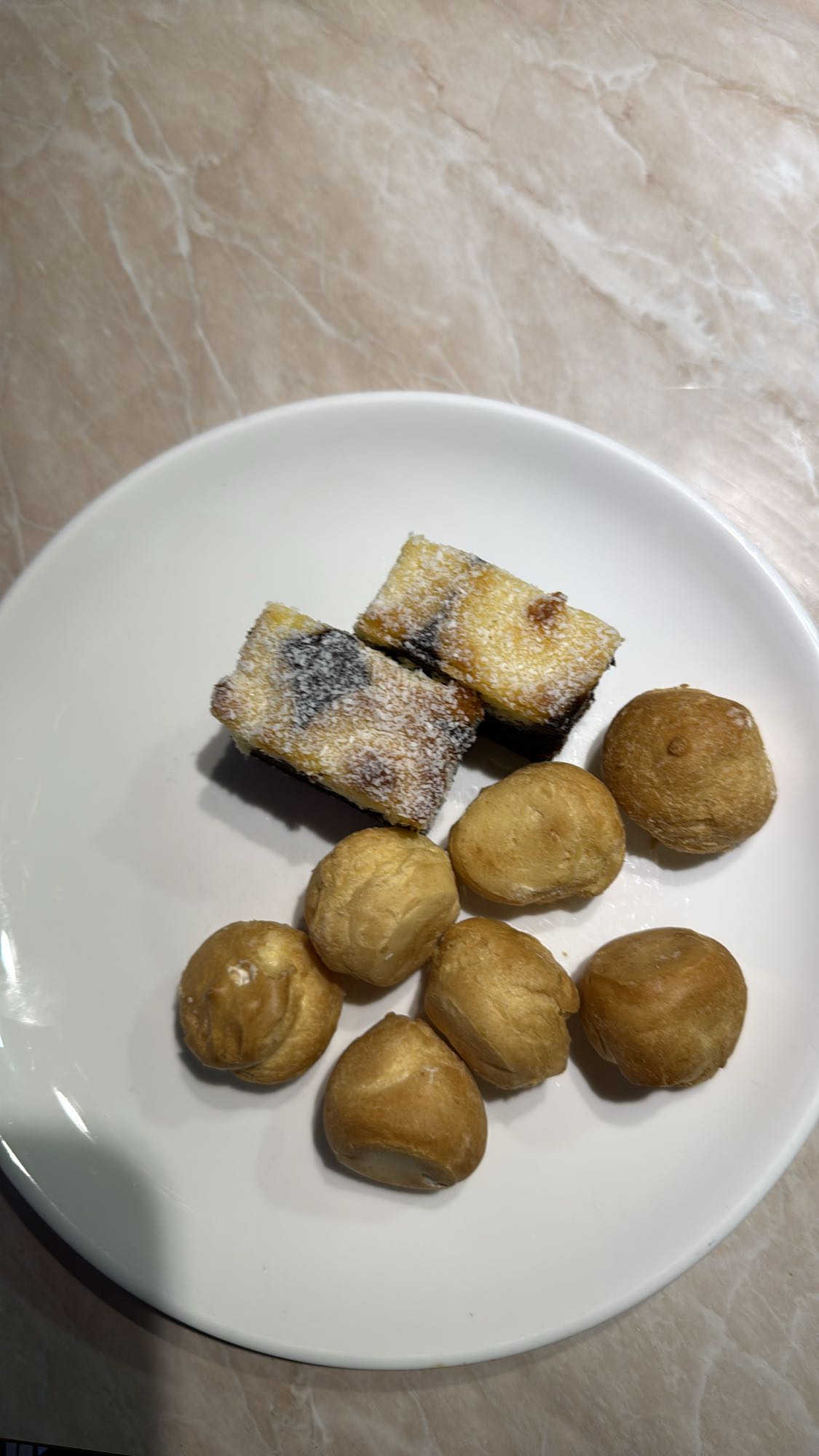 Prăjituri și choux