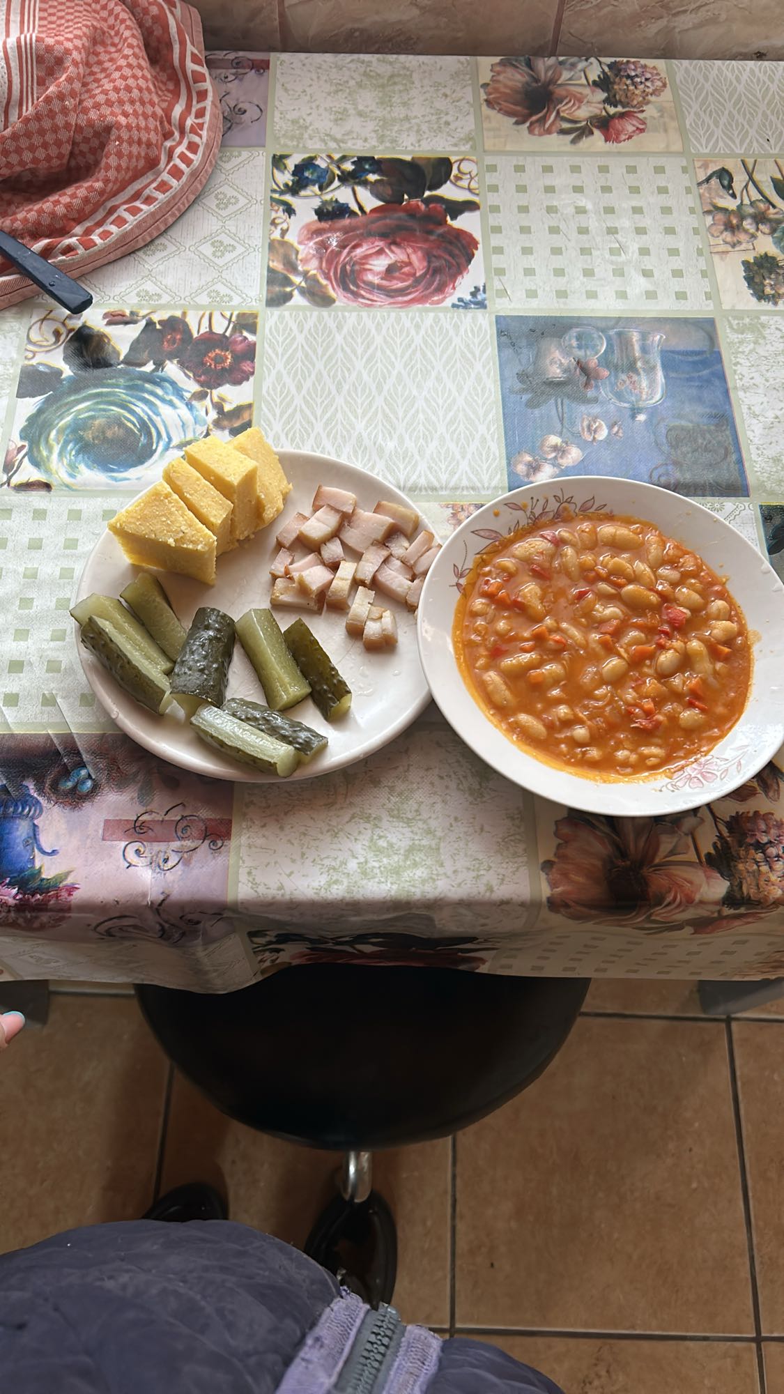 Fasole cu mămăligă