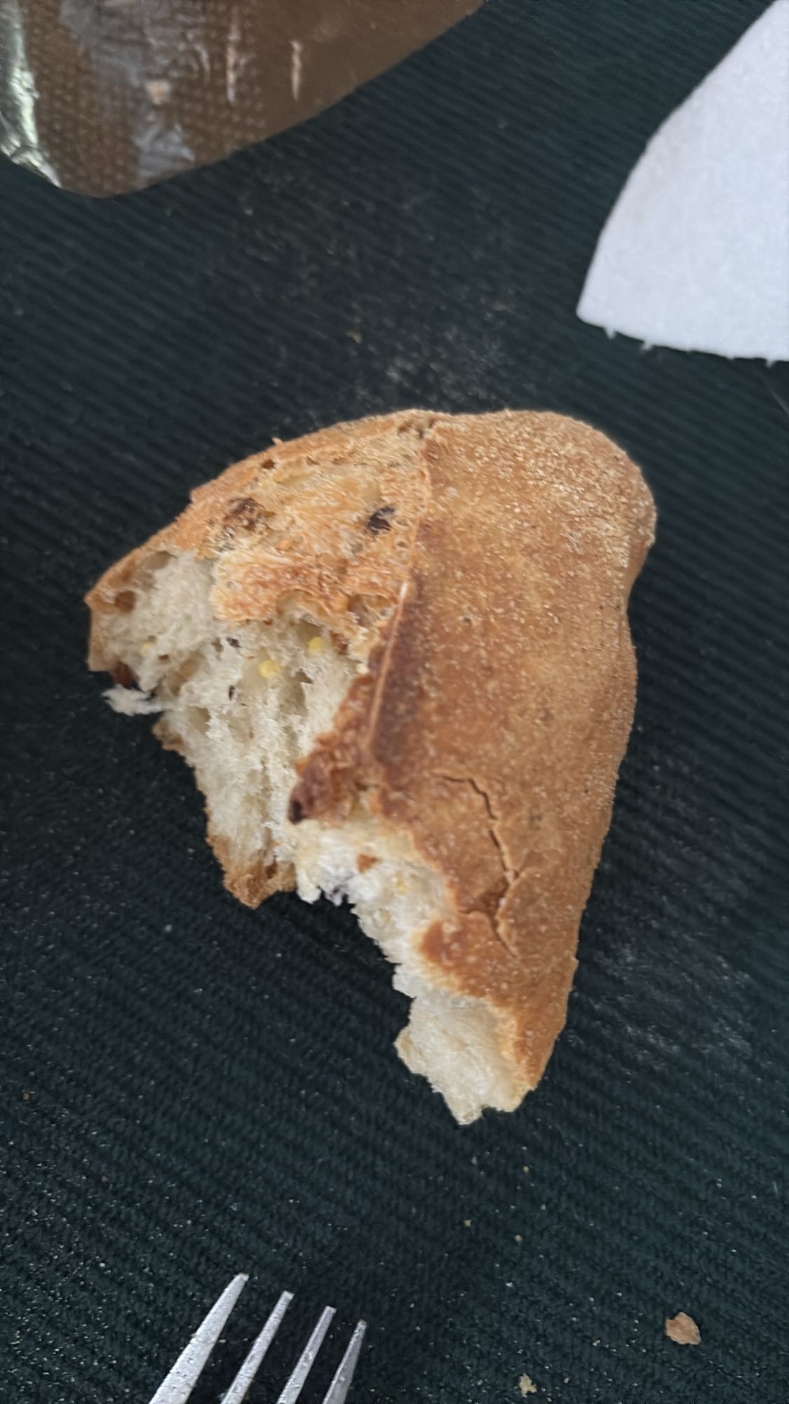 Morceau de pain aux grains