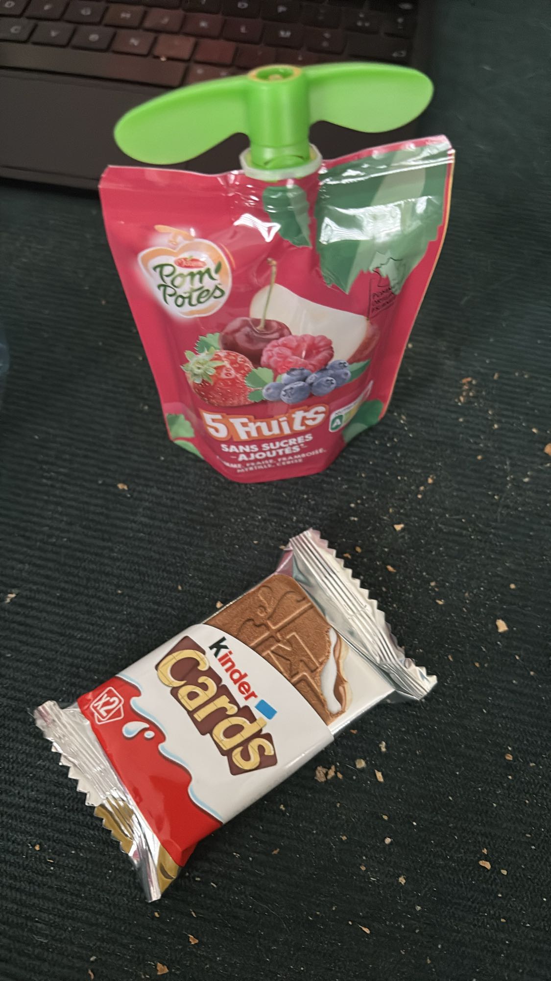 Goûter fruits et biscuit