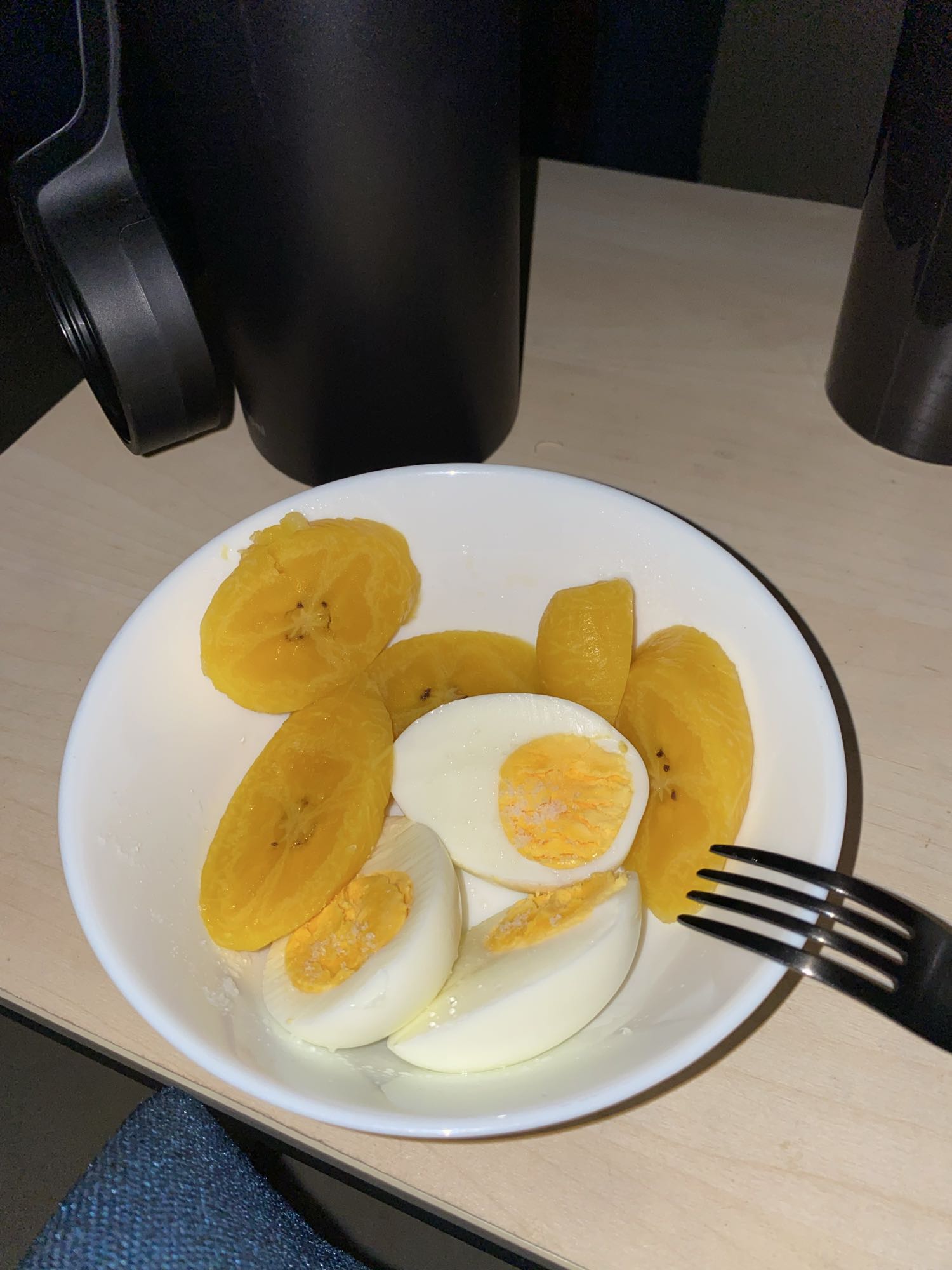 huevo y plátano hervido