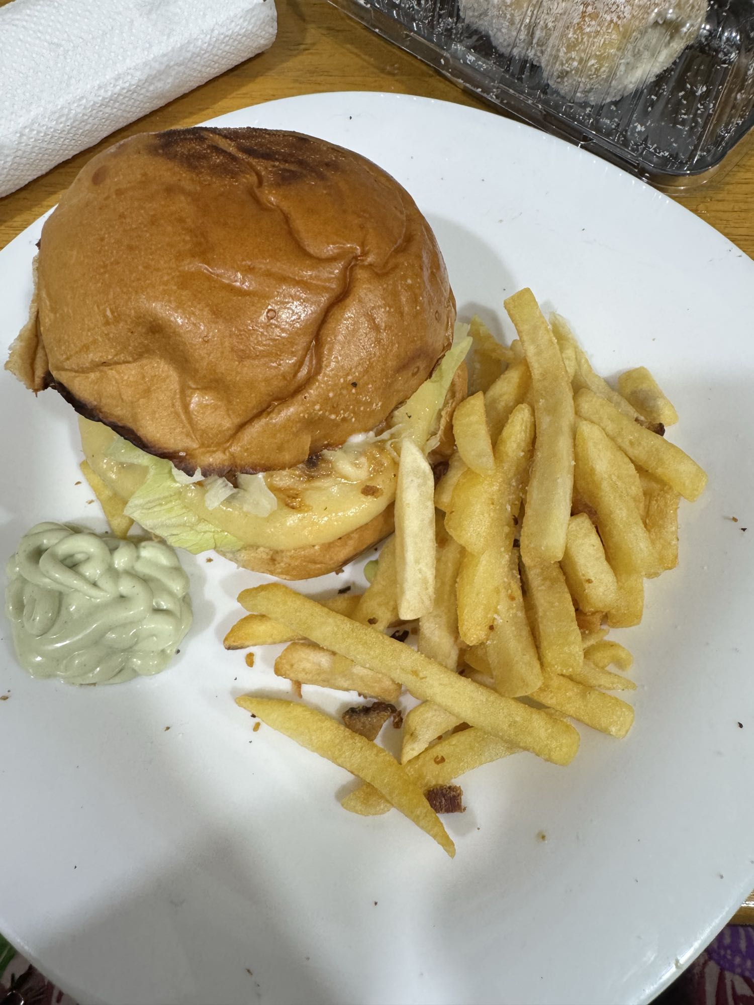 Hambúrguer com batatas fritas