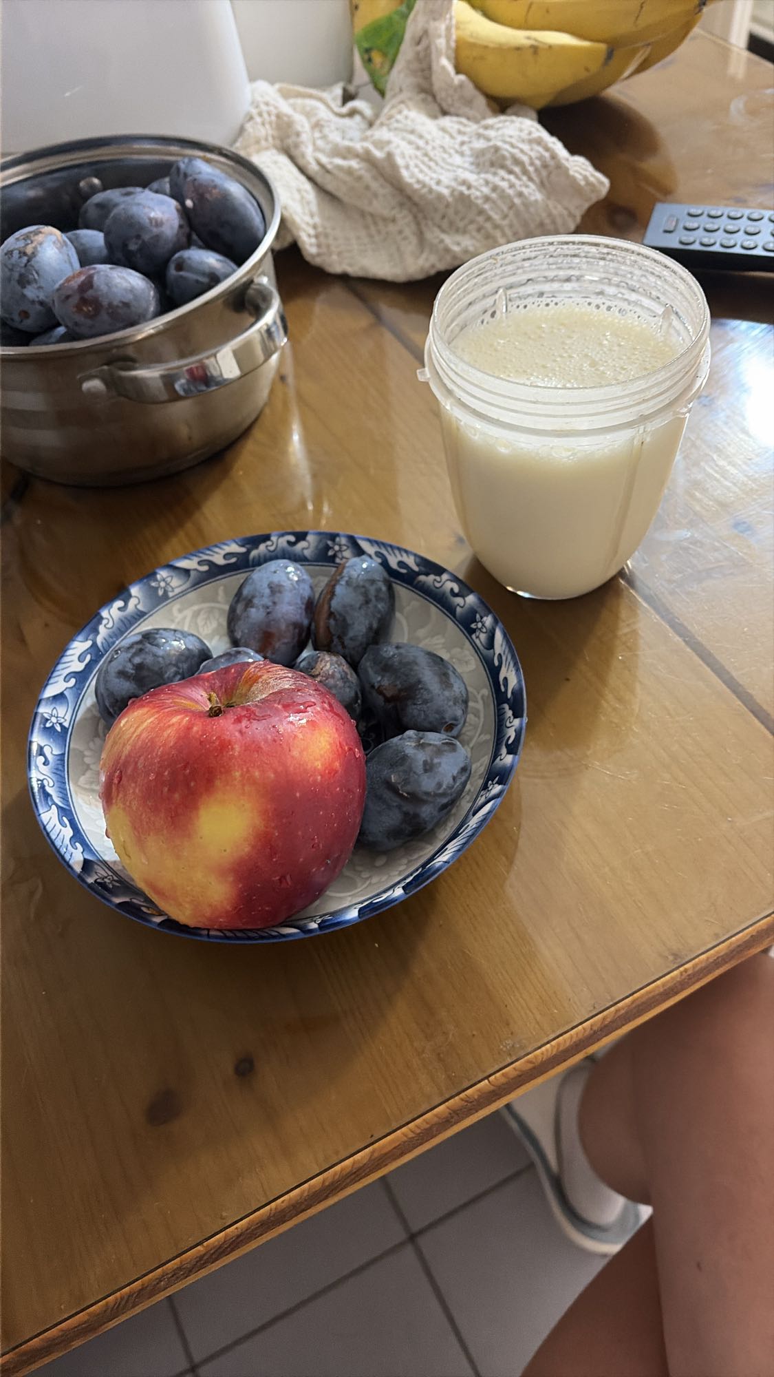 Cină shake proteic cu măr și prune