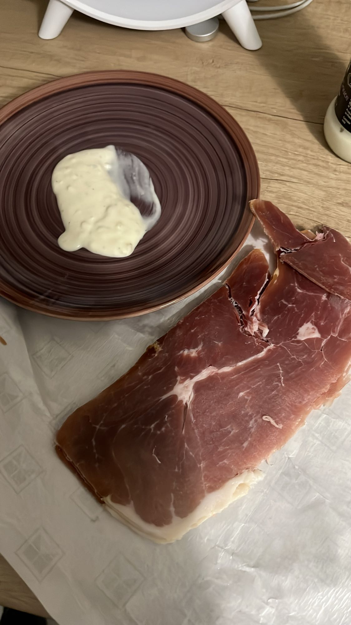 Prosciutto cu sos alb