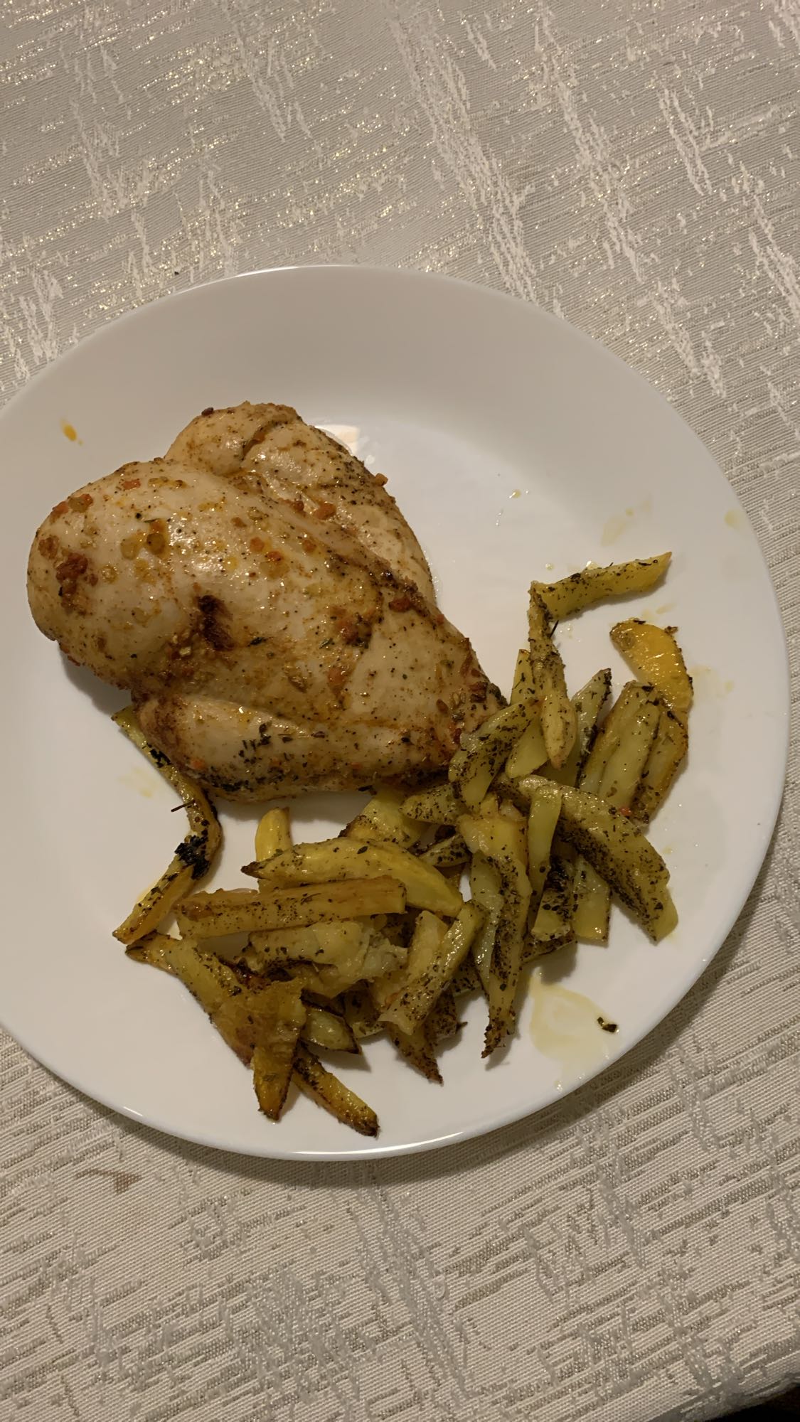 Kurczak z frytkami z ziemniaków