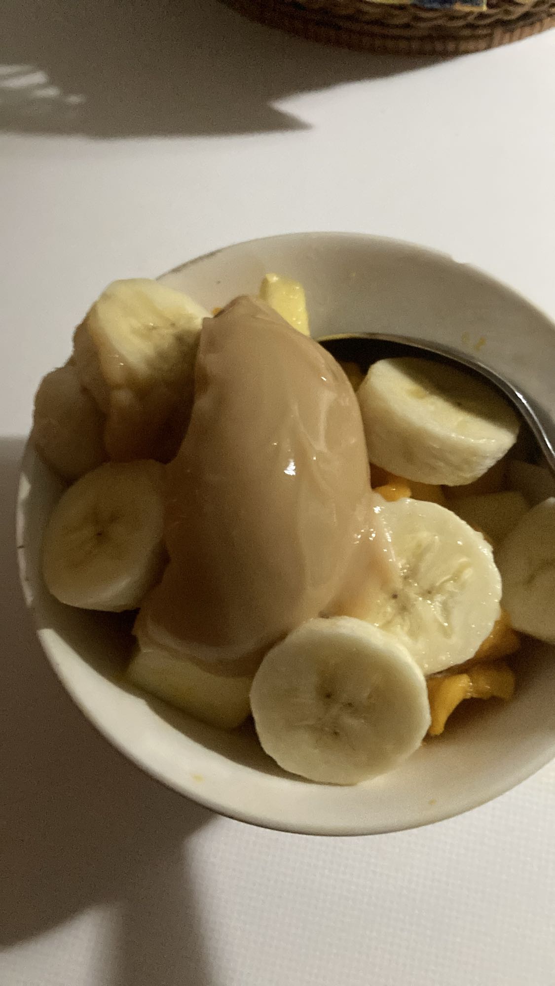 Fruktsallad med glass