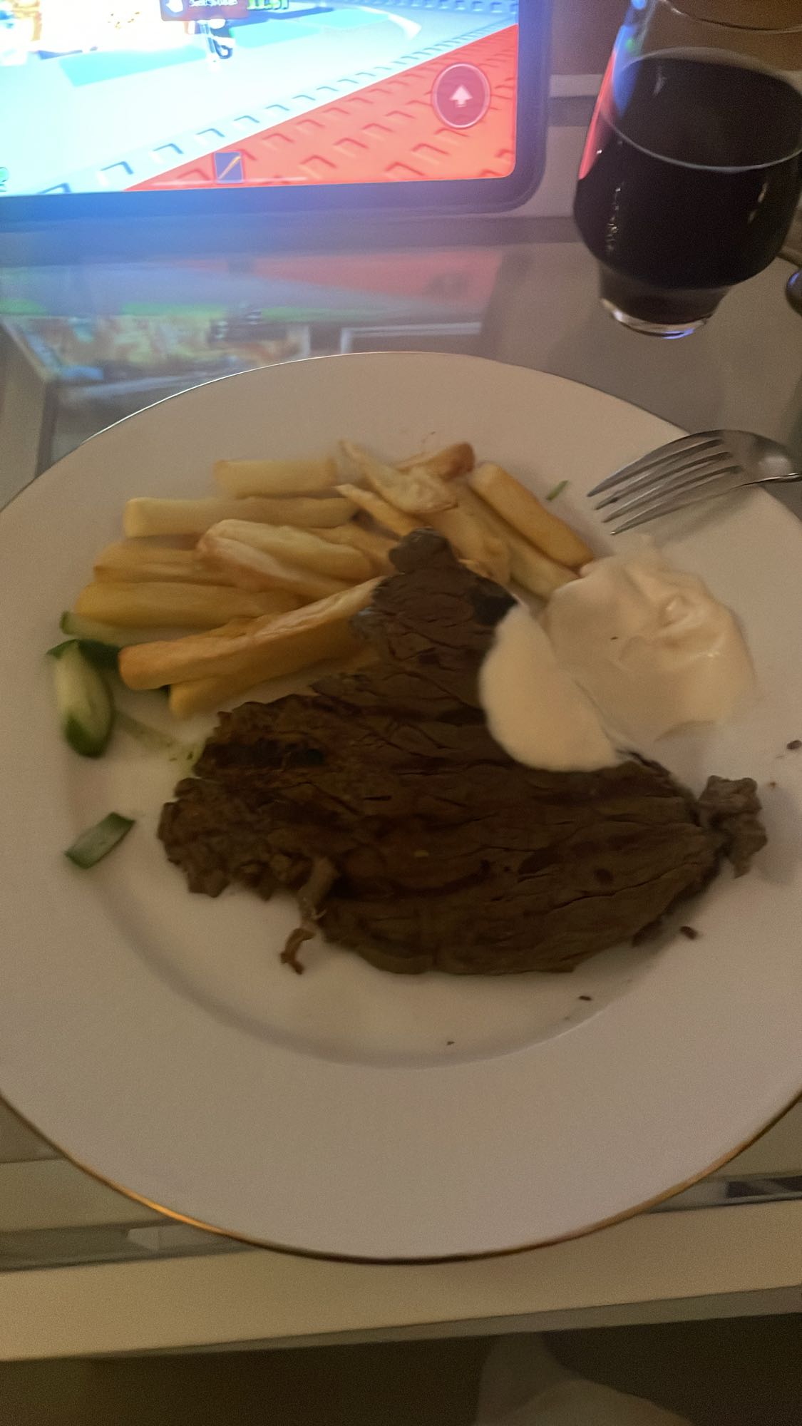 Biff med pommes och sås