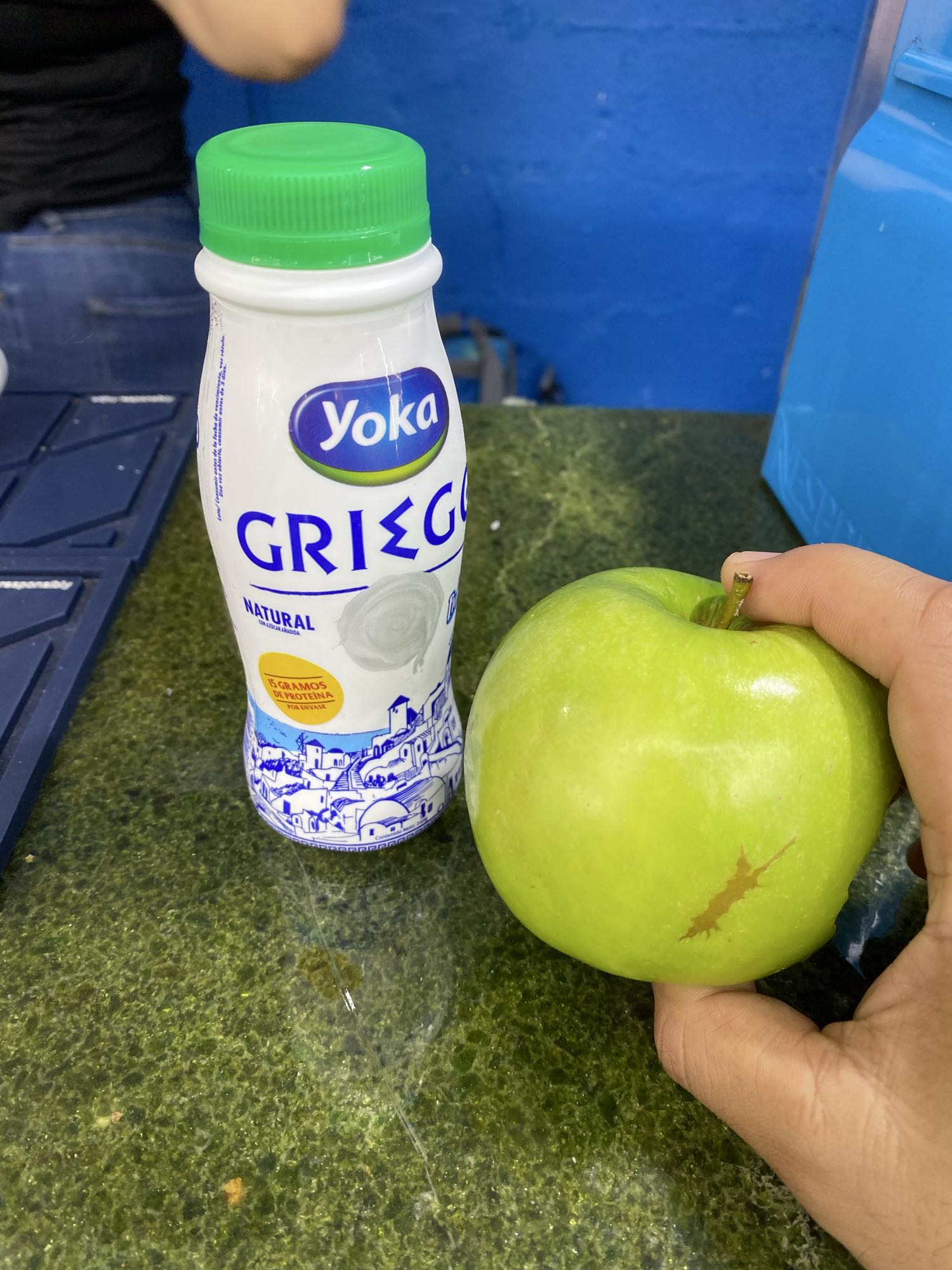 Yogur griego y manzana