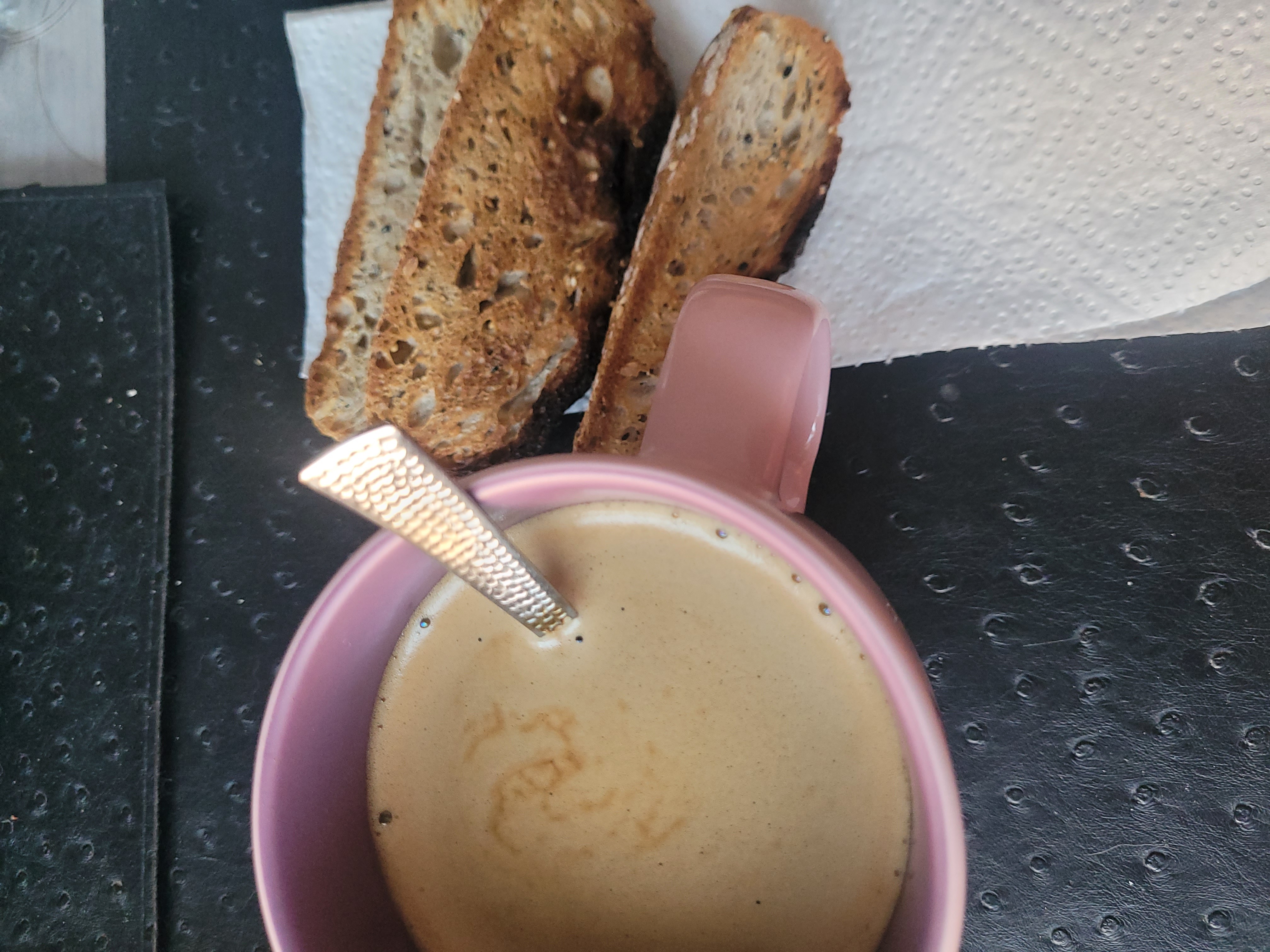 Café et pain grillé