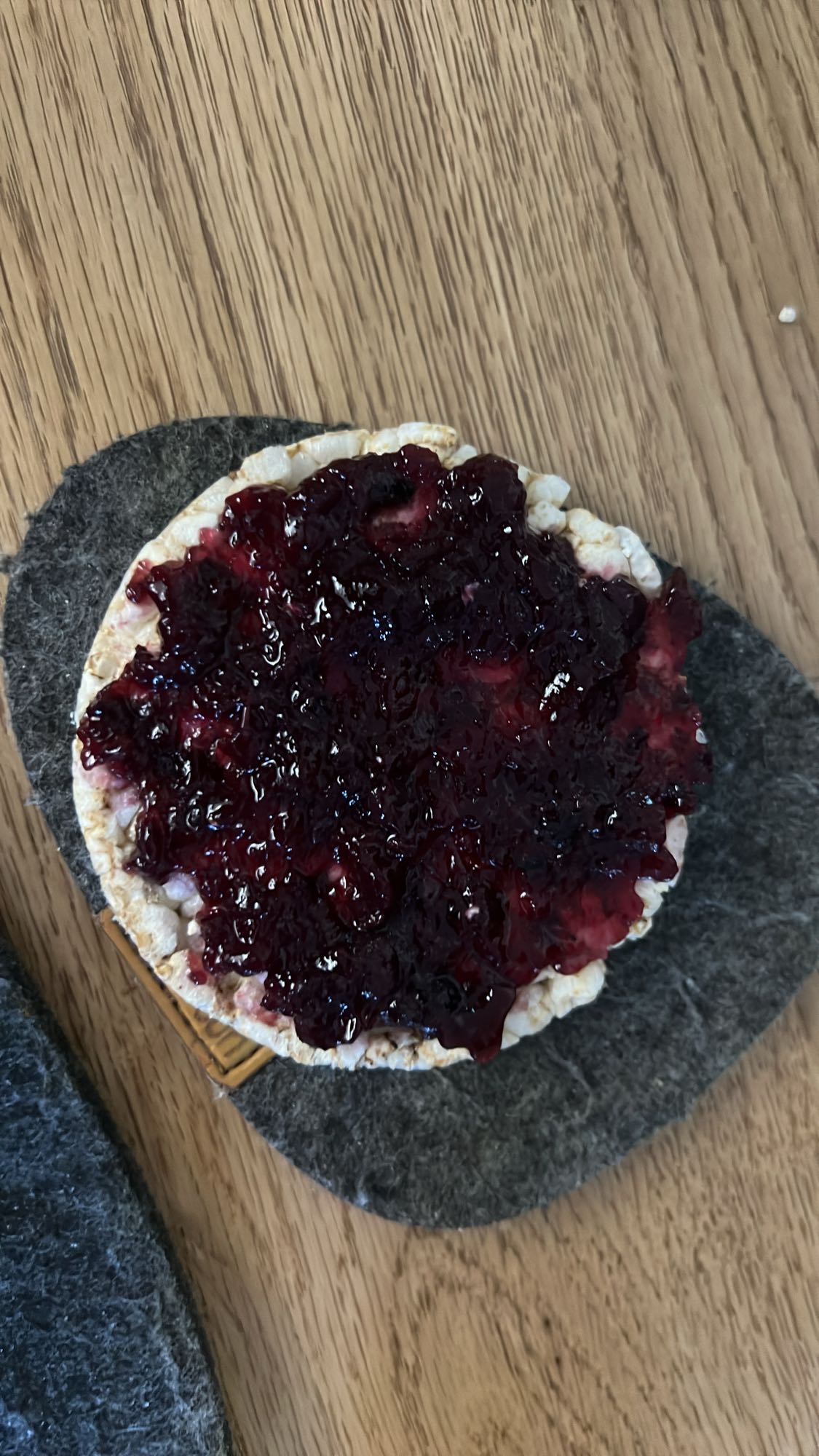 Reiswaffel mit Marmelade