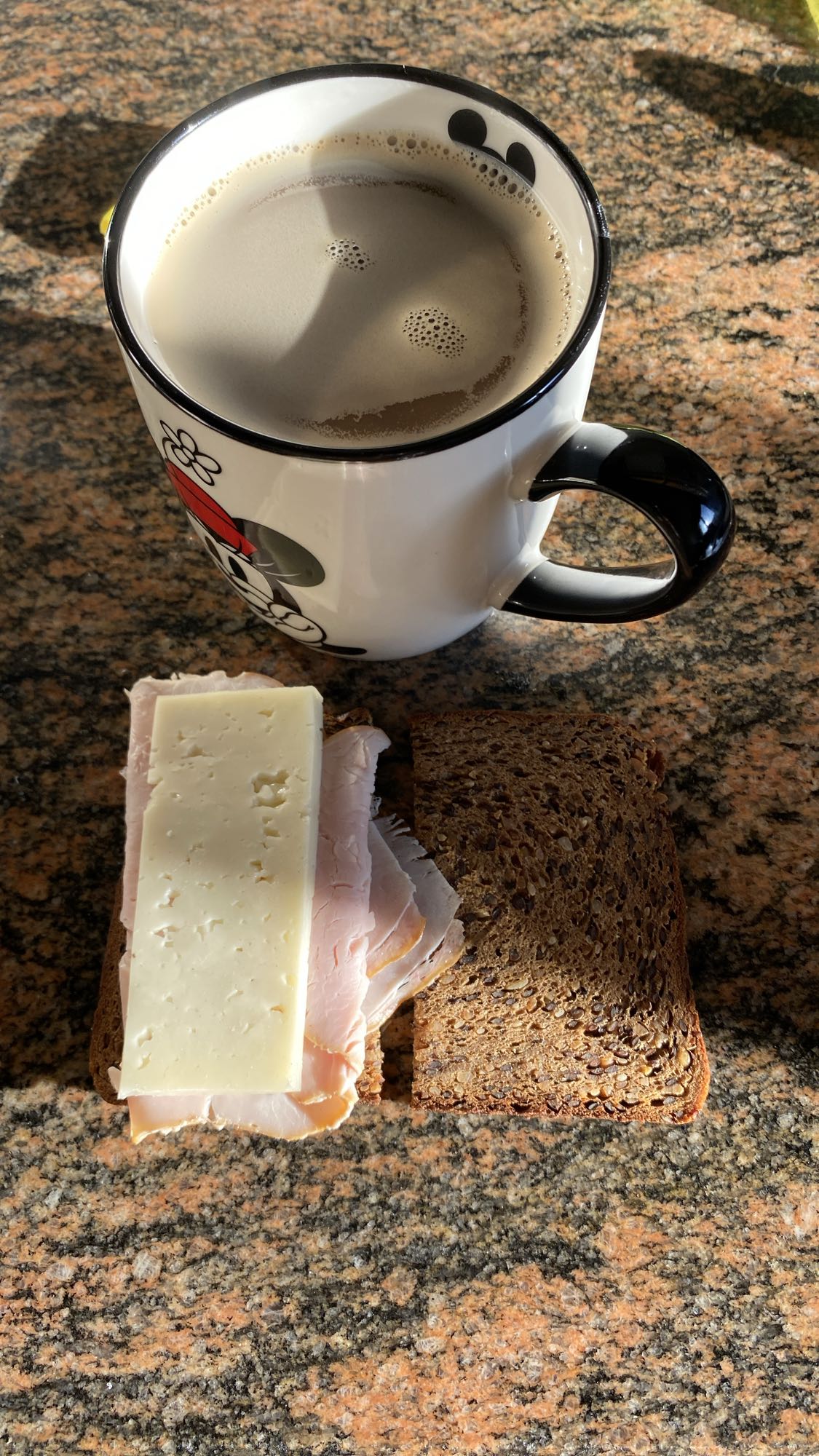 Café con sándwich