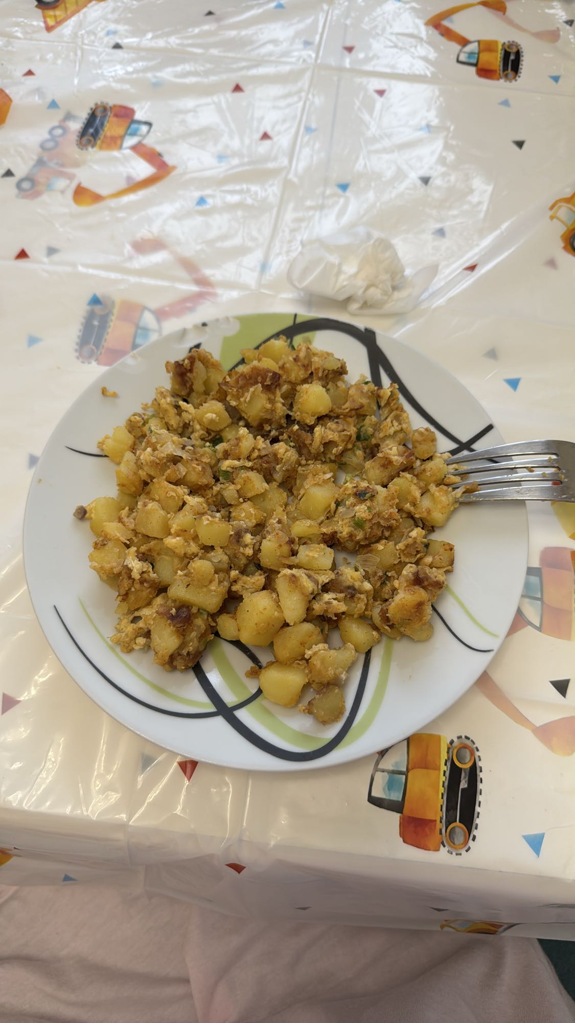 Fried potatoes with egg