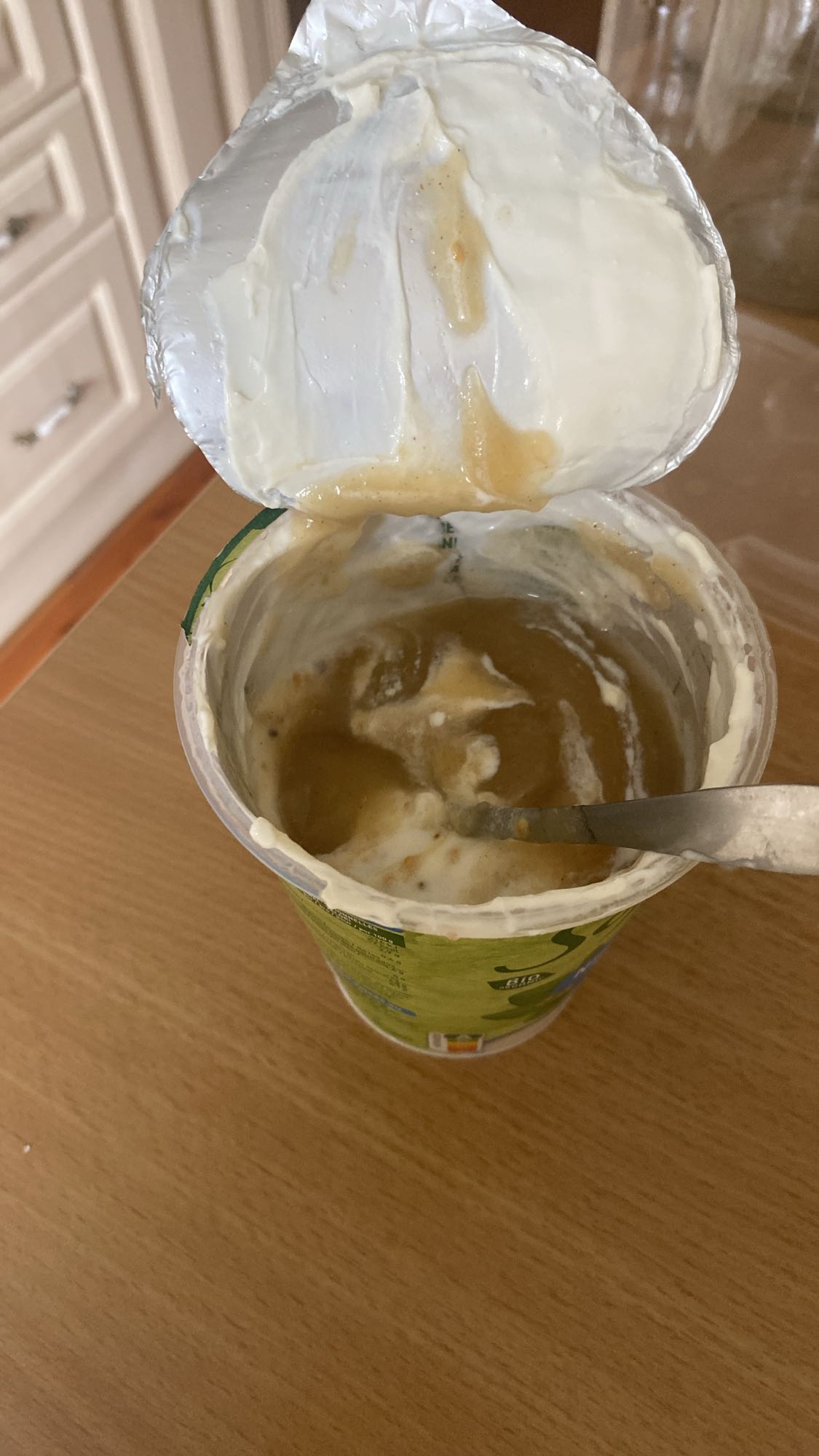 jogurt z musem owocowym