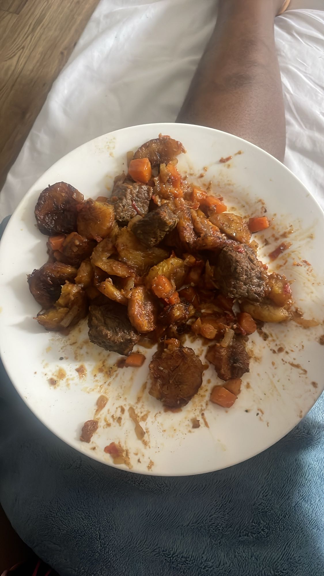 Boeuf et plantains sautés