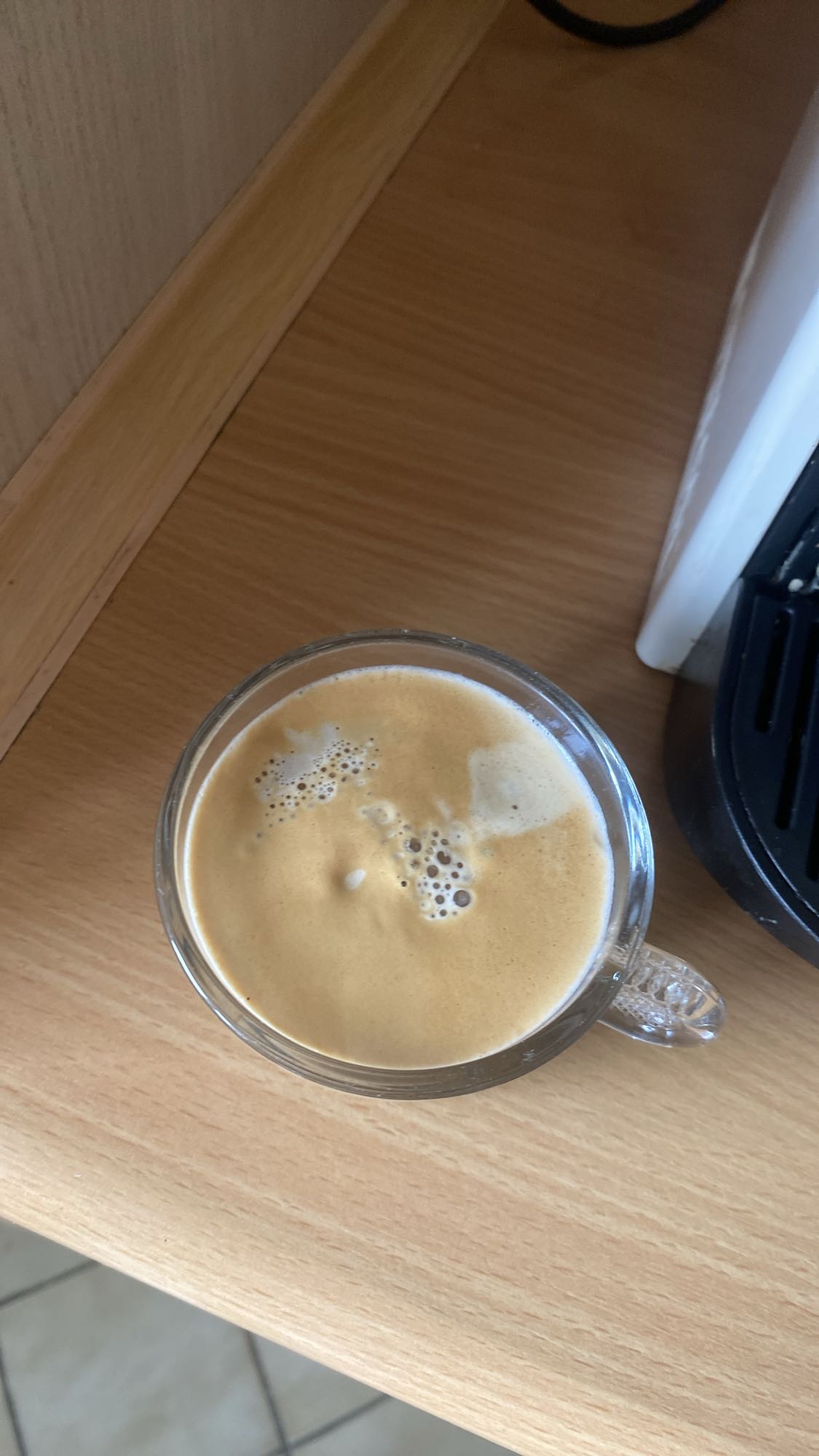 czarna kawa z ekspresu