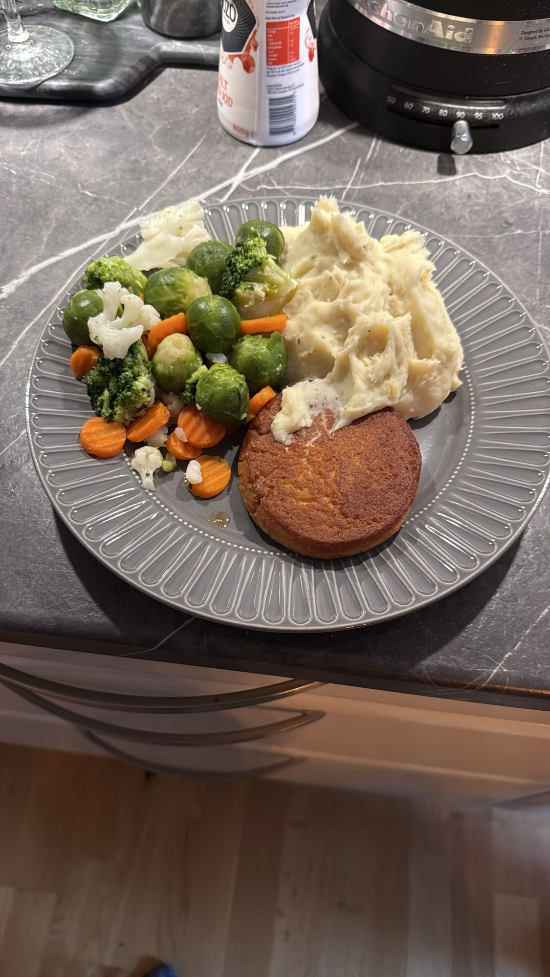 Vegobiff med mos och grönsaker