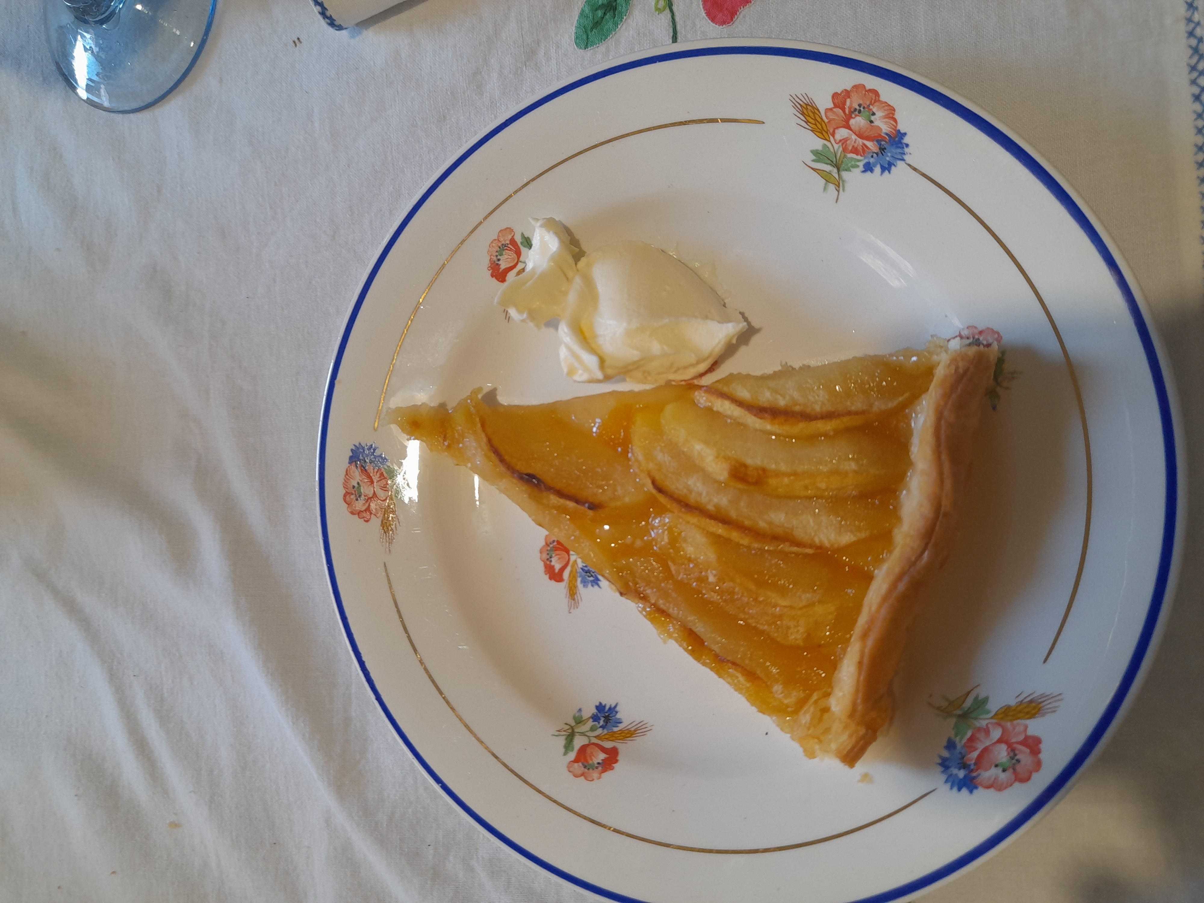 Tarte aux pommes et crème d'Isigny