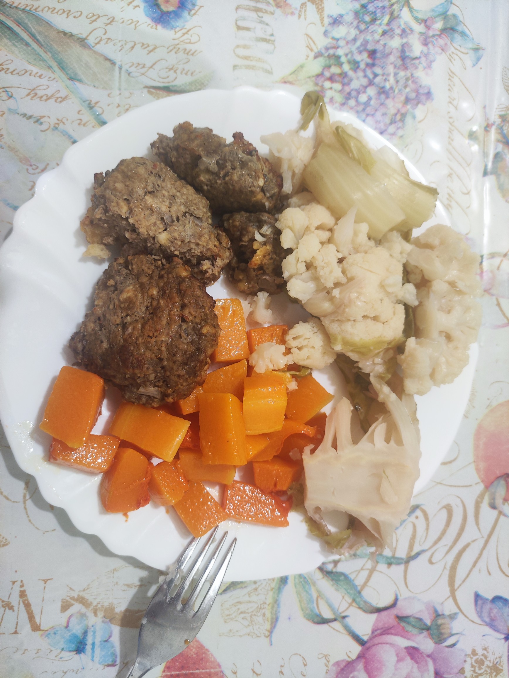 Meatballs with veggies