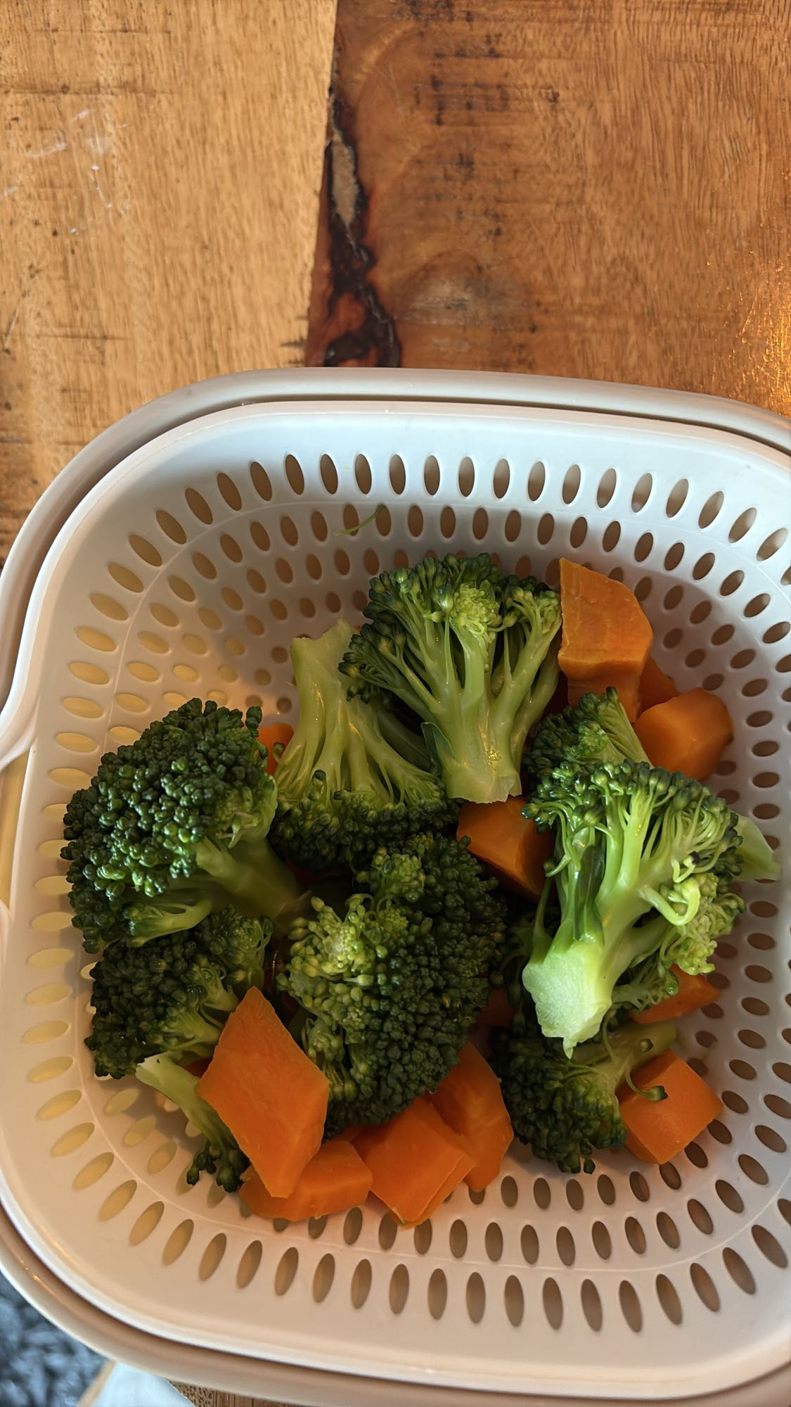 gestoomde broccoli en wortel