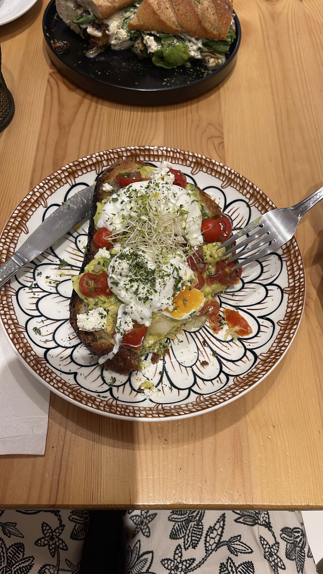 Tostada de aguacate y huevo