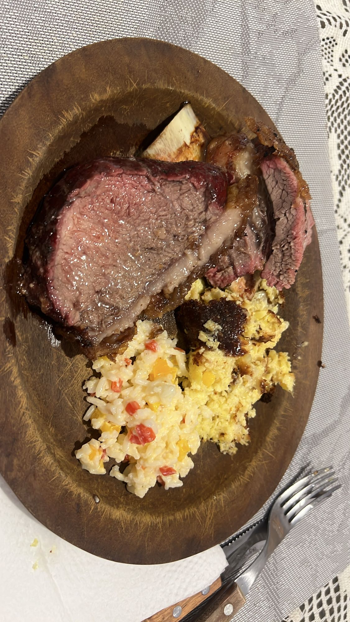 Beef with rice and cornbread