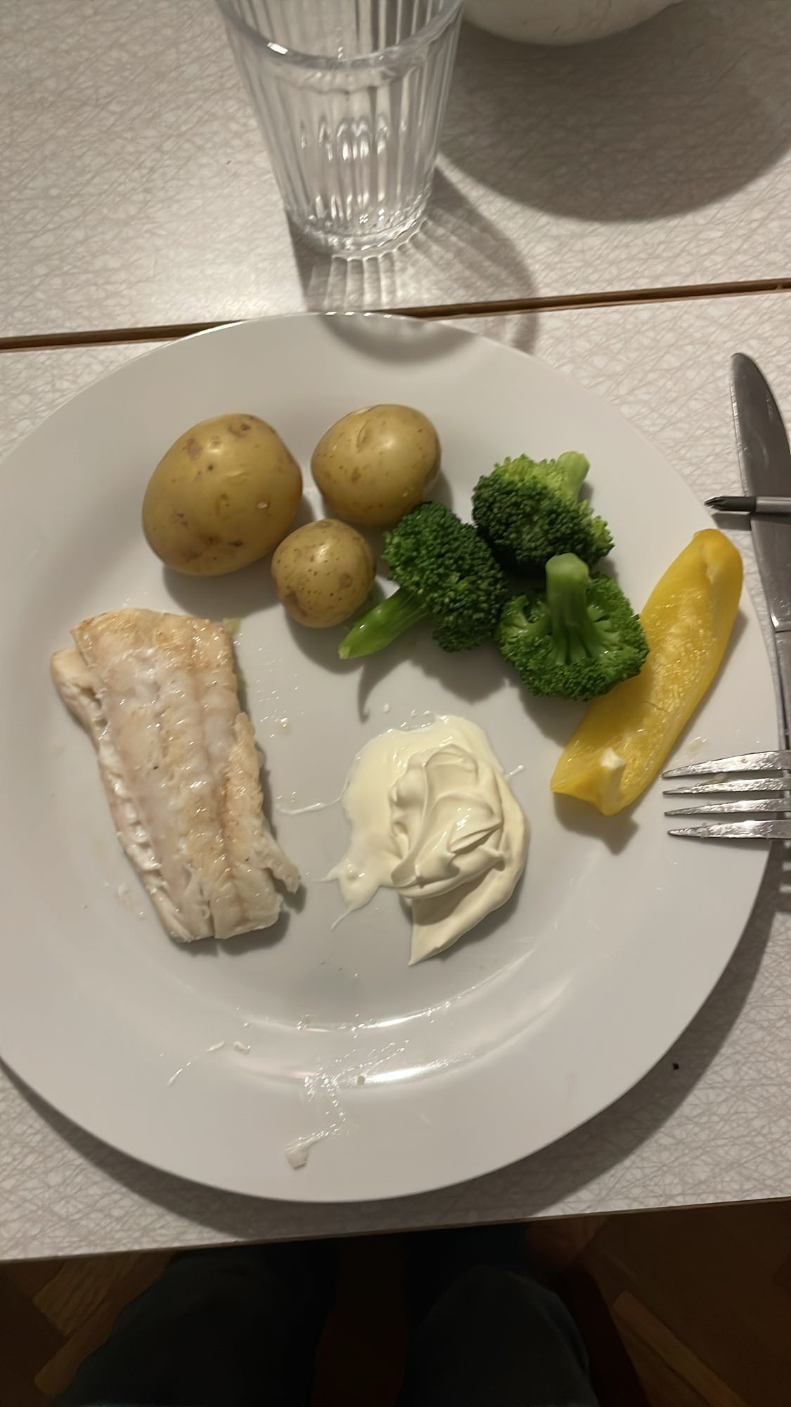 Fisk med potatis och grönsaker