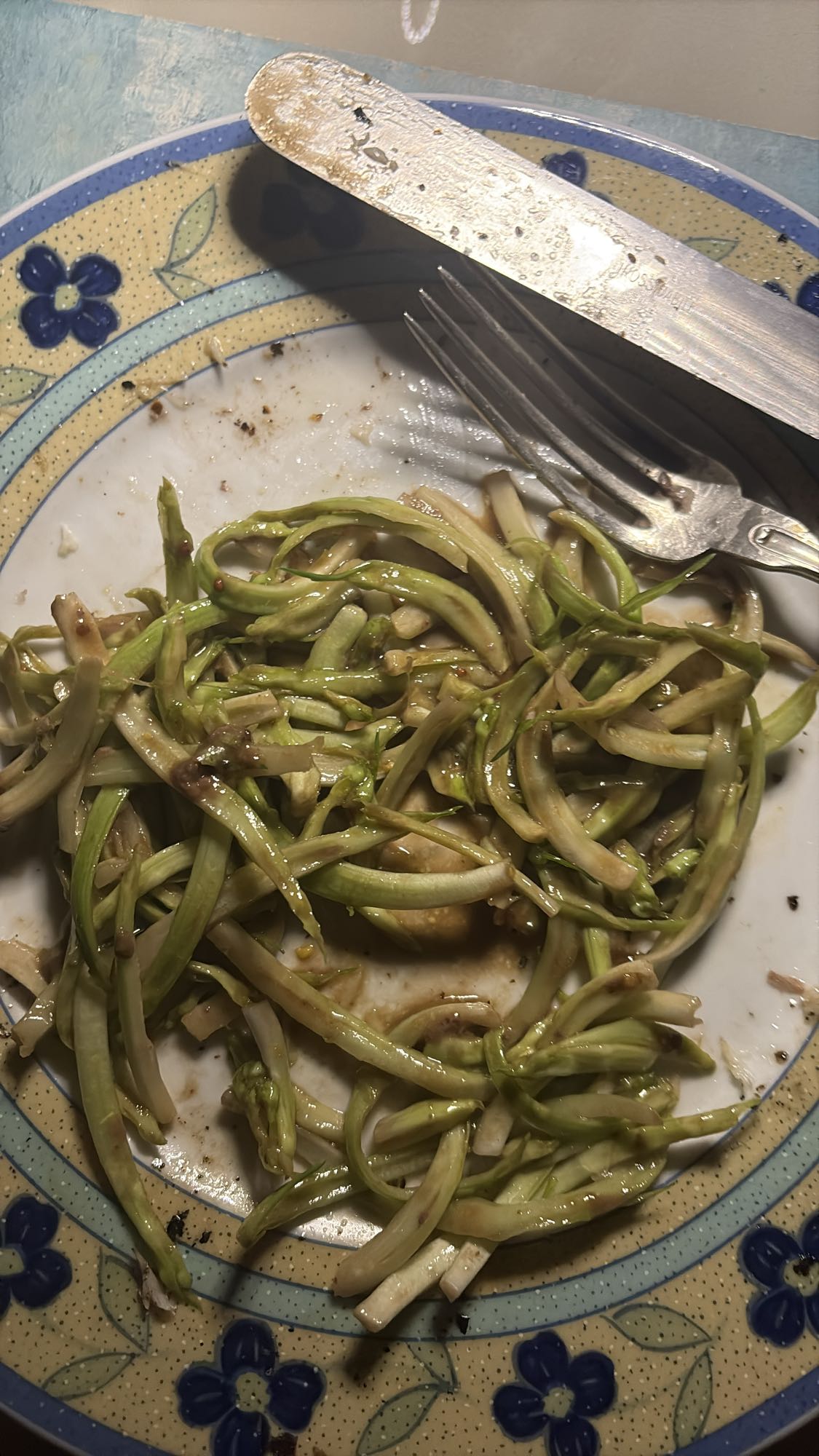 Chicory salad with dressing