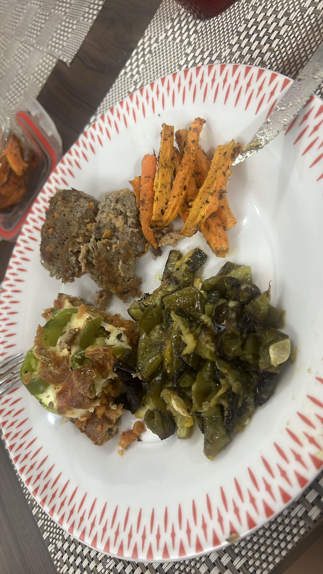 Meatloaf, veggies, fries