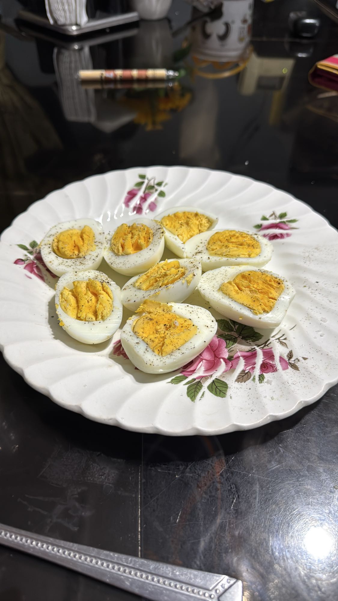 Boiled Eggs with Pepper