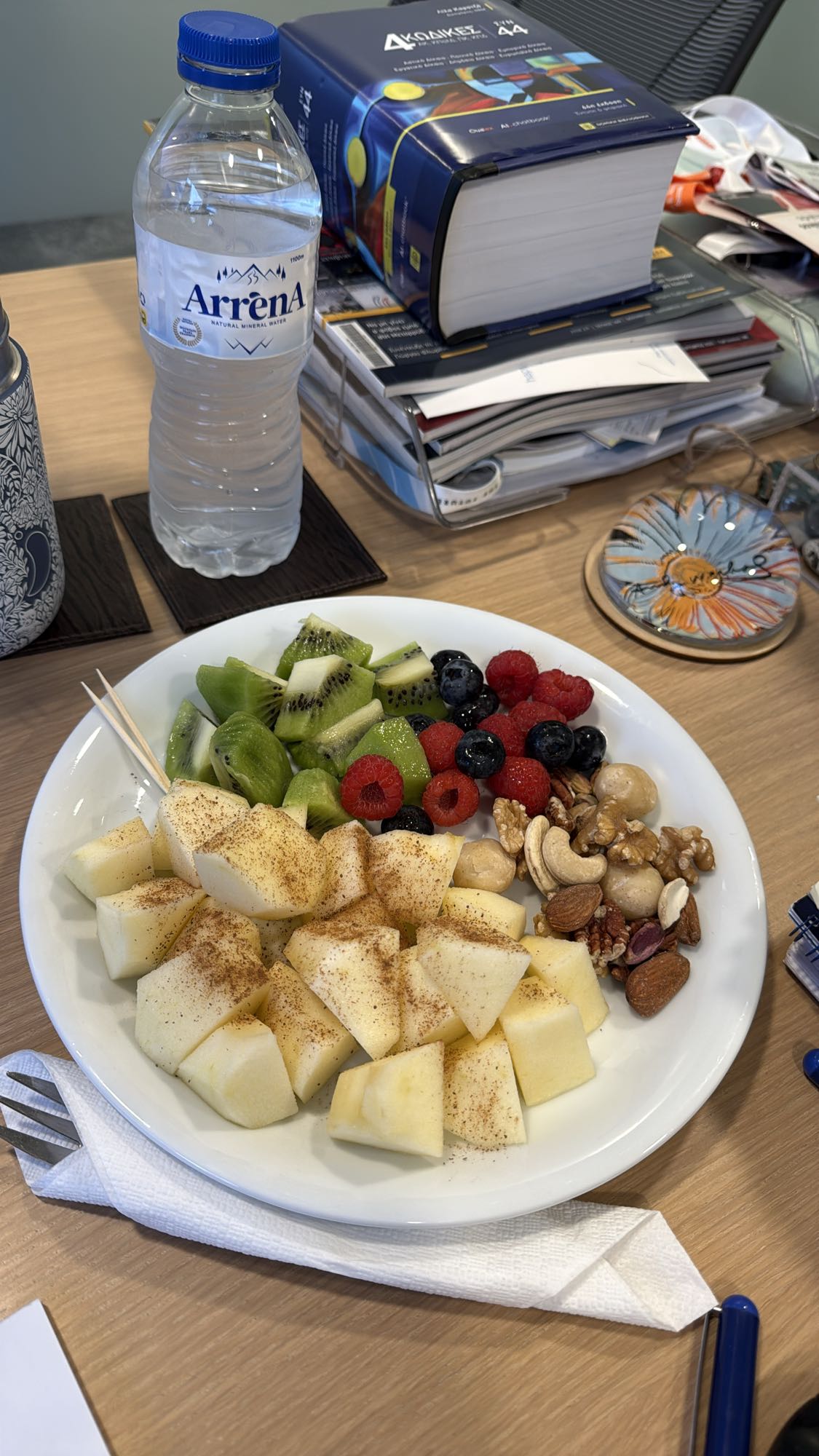 Φρουτοσαλάτα με ξηρούς καρπούς