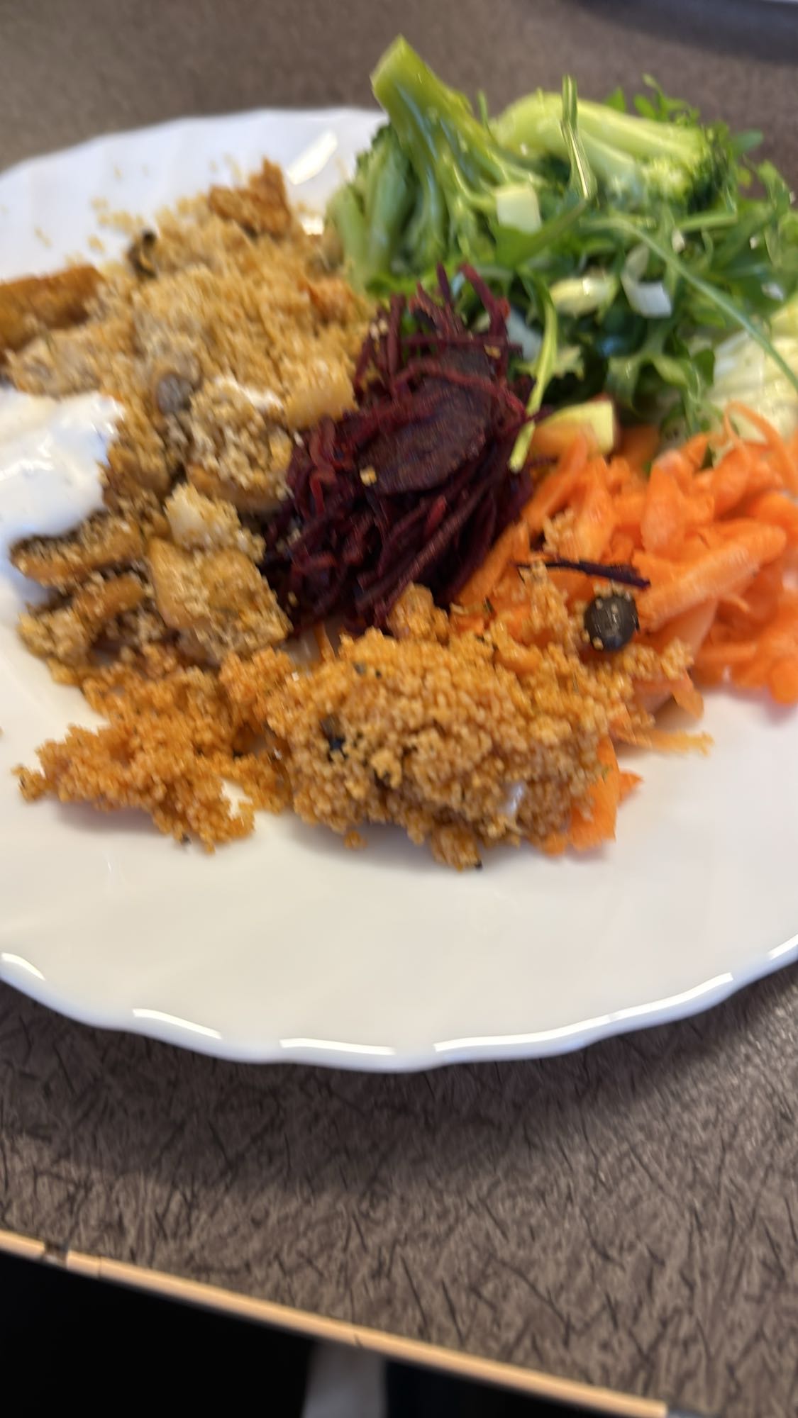 Grönsaksbulgur med sallad