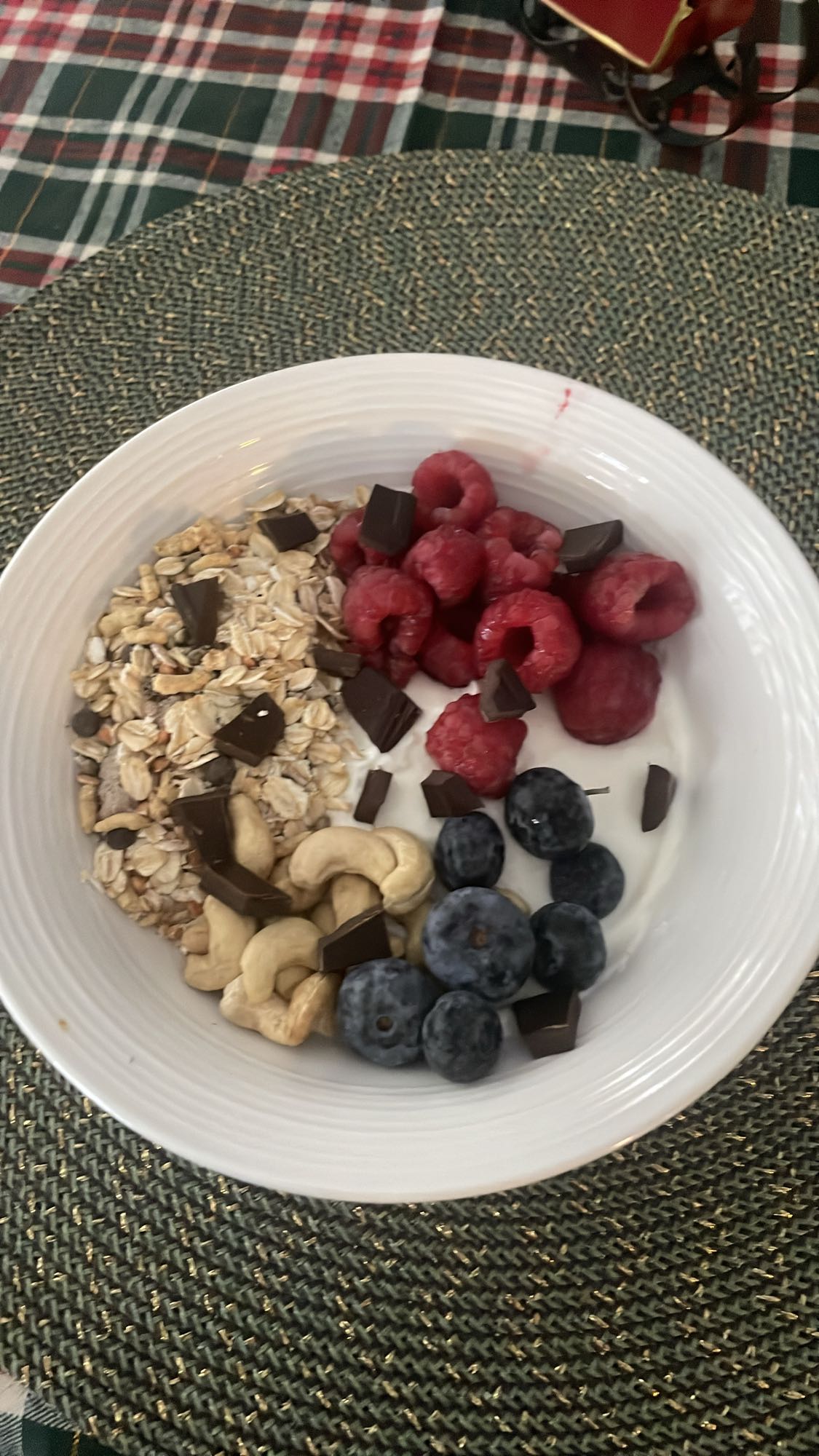 Bol de yaourt aux fruits