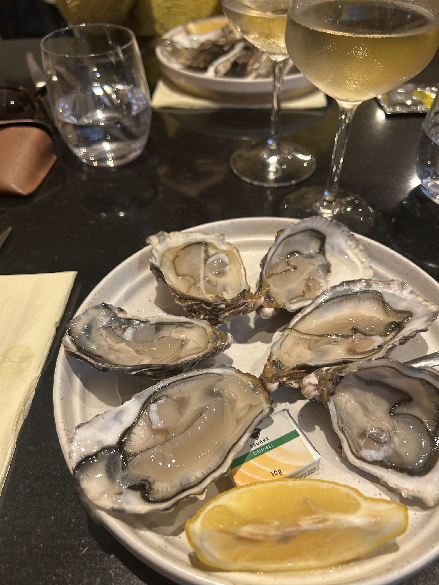 Huîtres et vin blanc