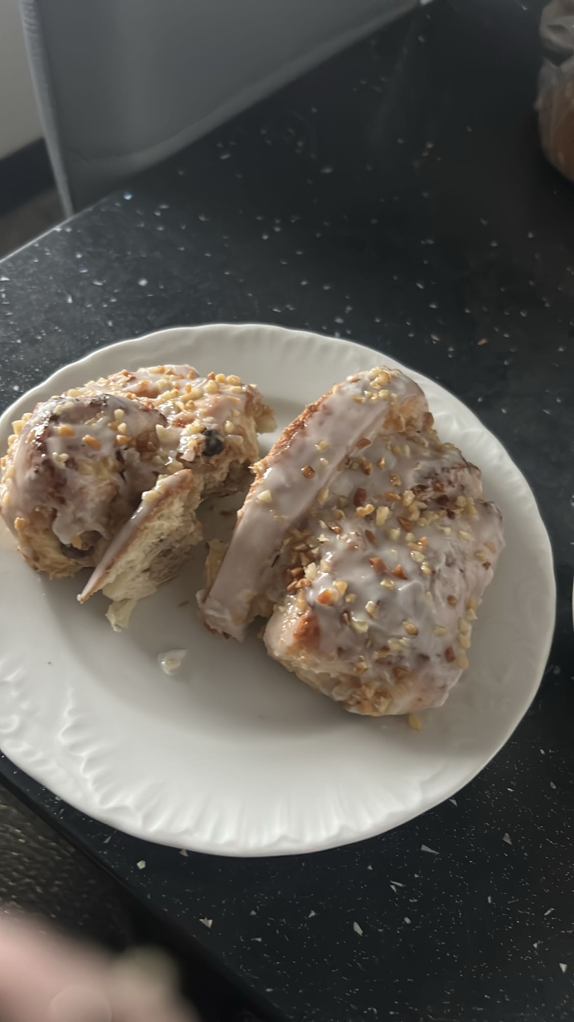 bułeczki cynamonowe z lukrem