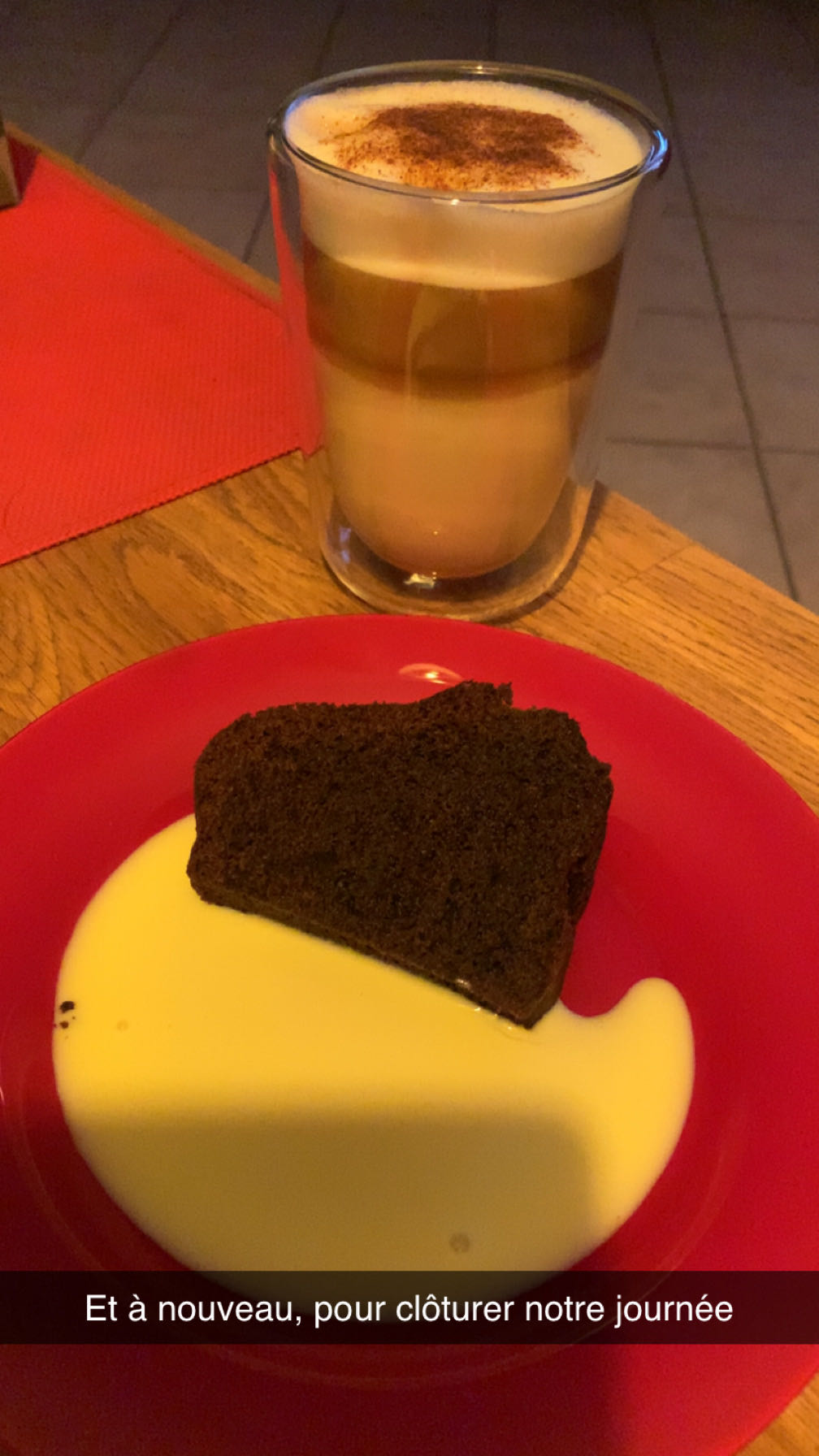 Gâteau chocolat, café latte