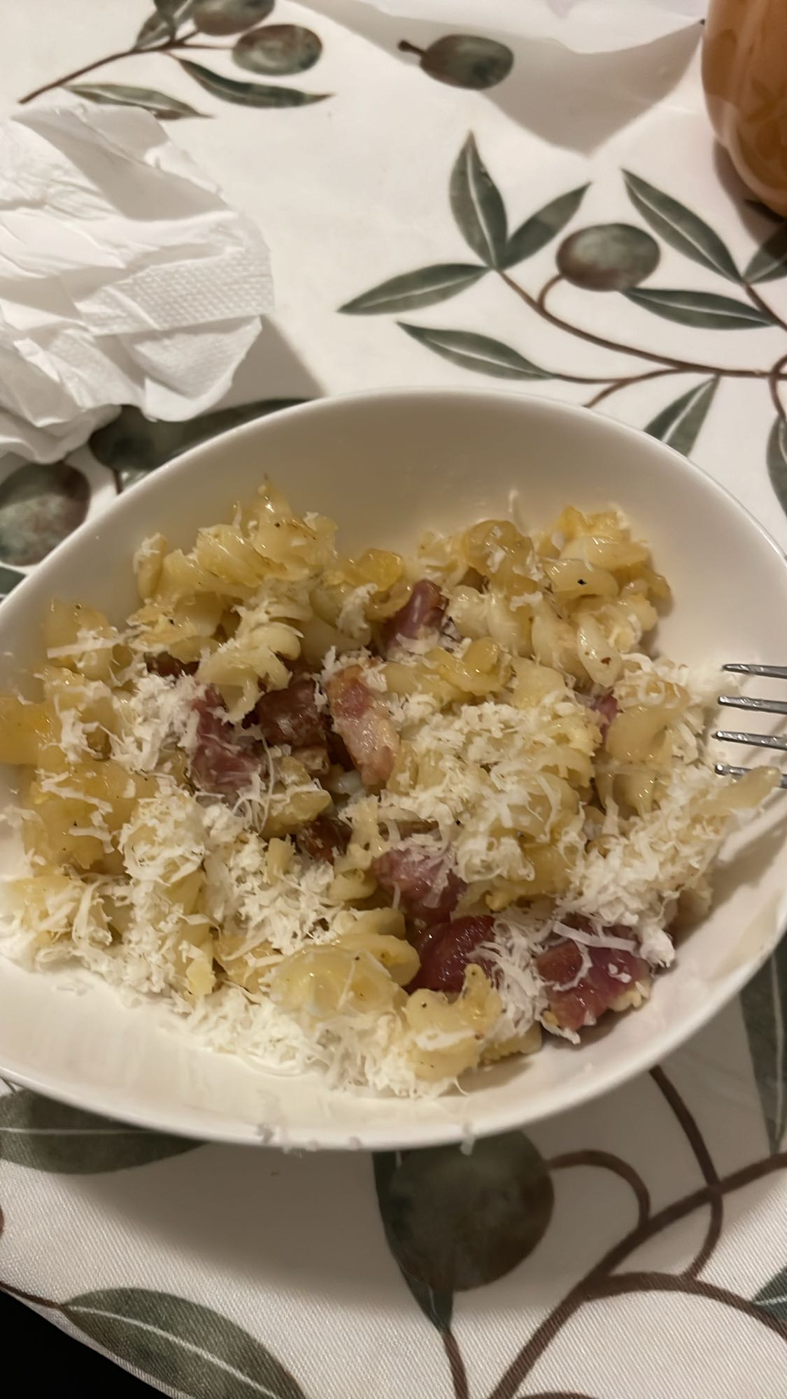 Paste cu bacon și brânză