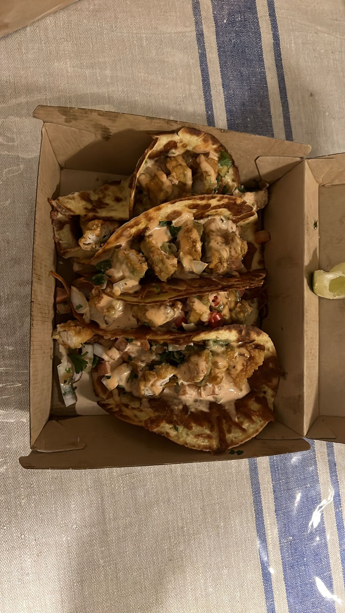 Friterade kycklingtacos