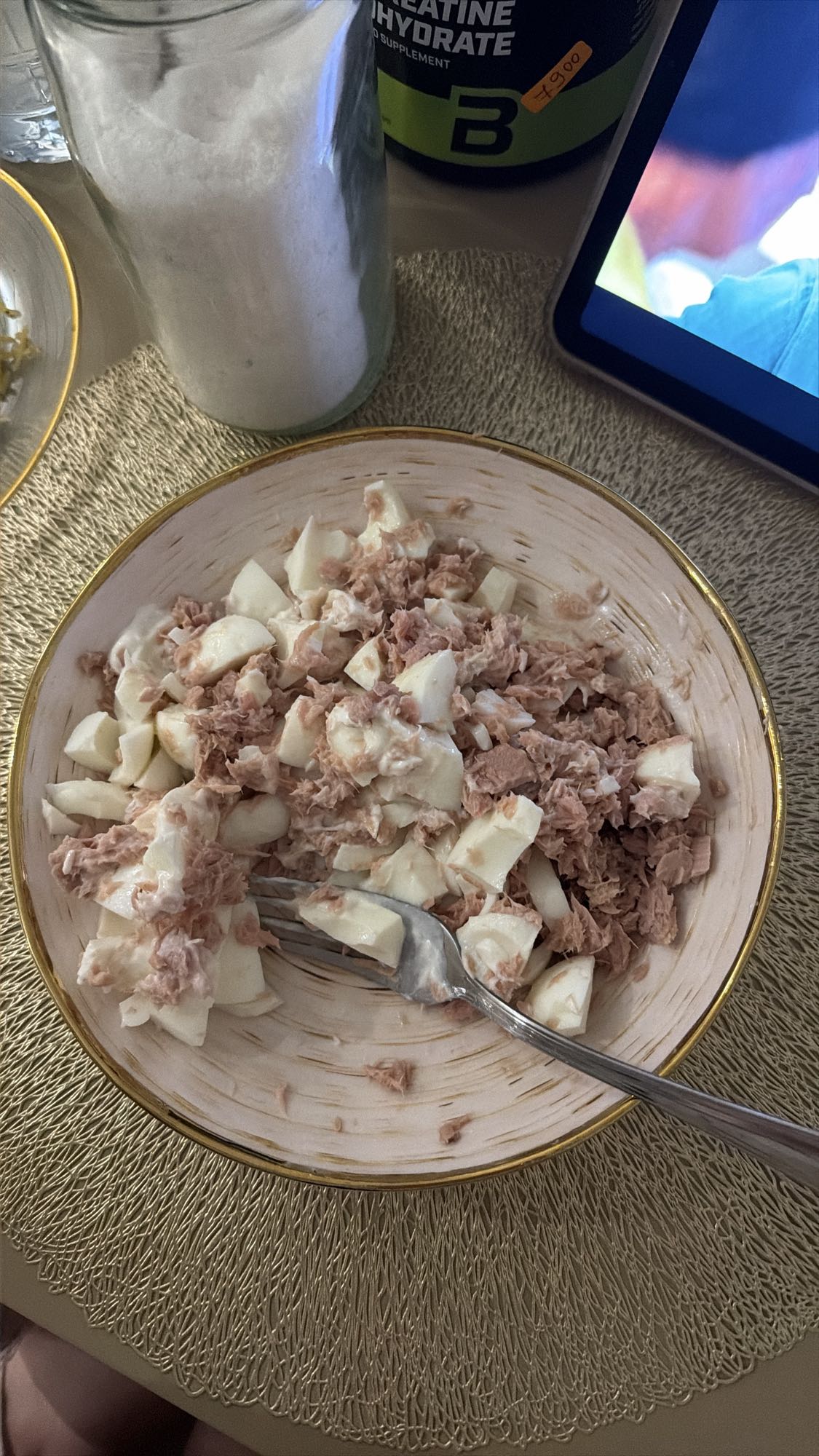 салат с тунцом и белками