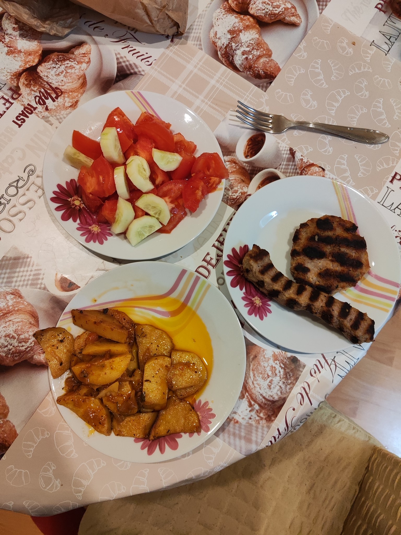Grilled meat with salad