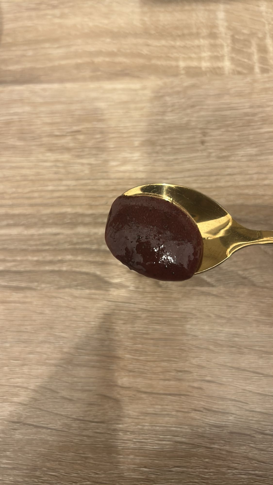 Gem de fructe pe lingură
